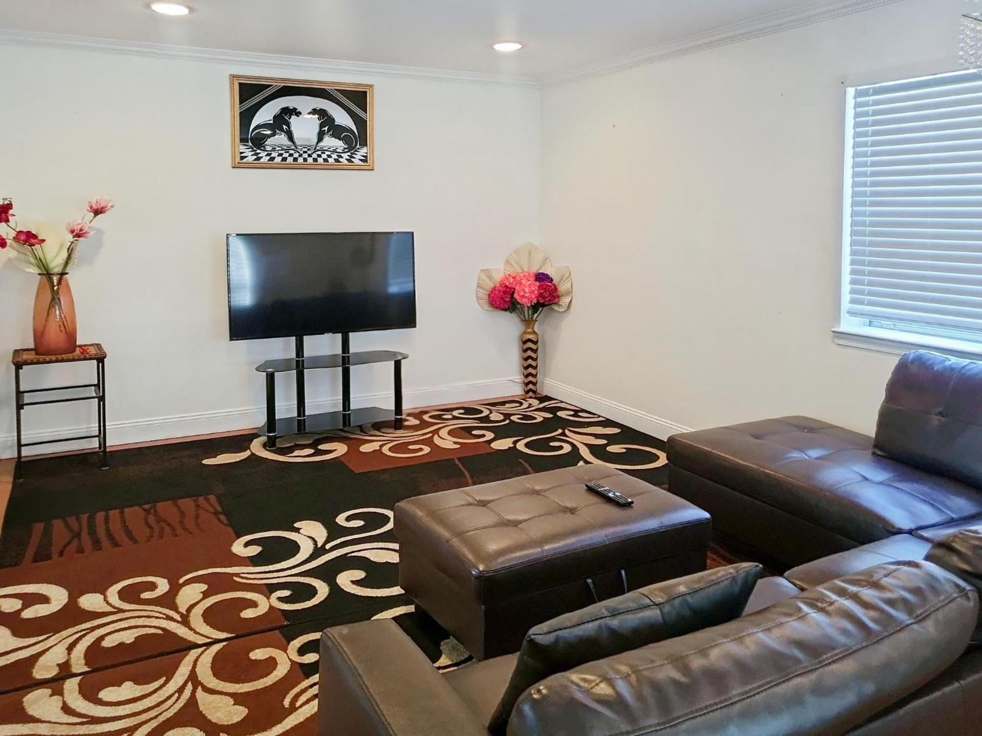 Modern Comfort Stays photo 38