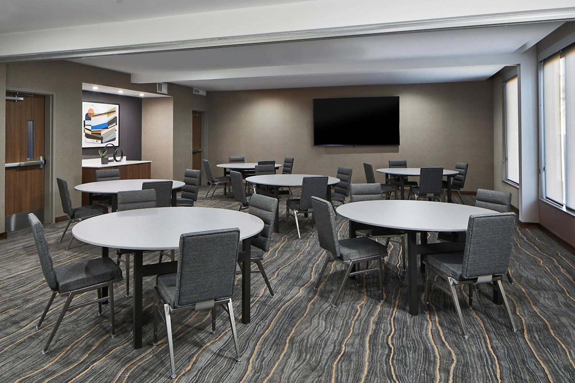 AC Hotel by Marriott Tuscaloosa Downtown photo 4