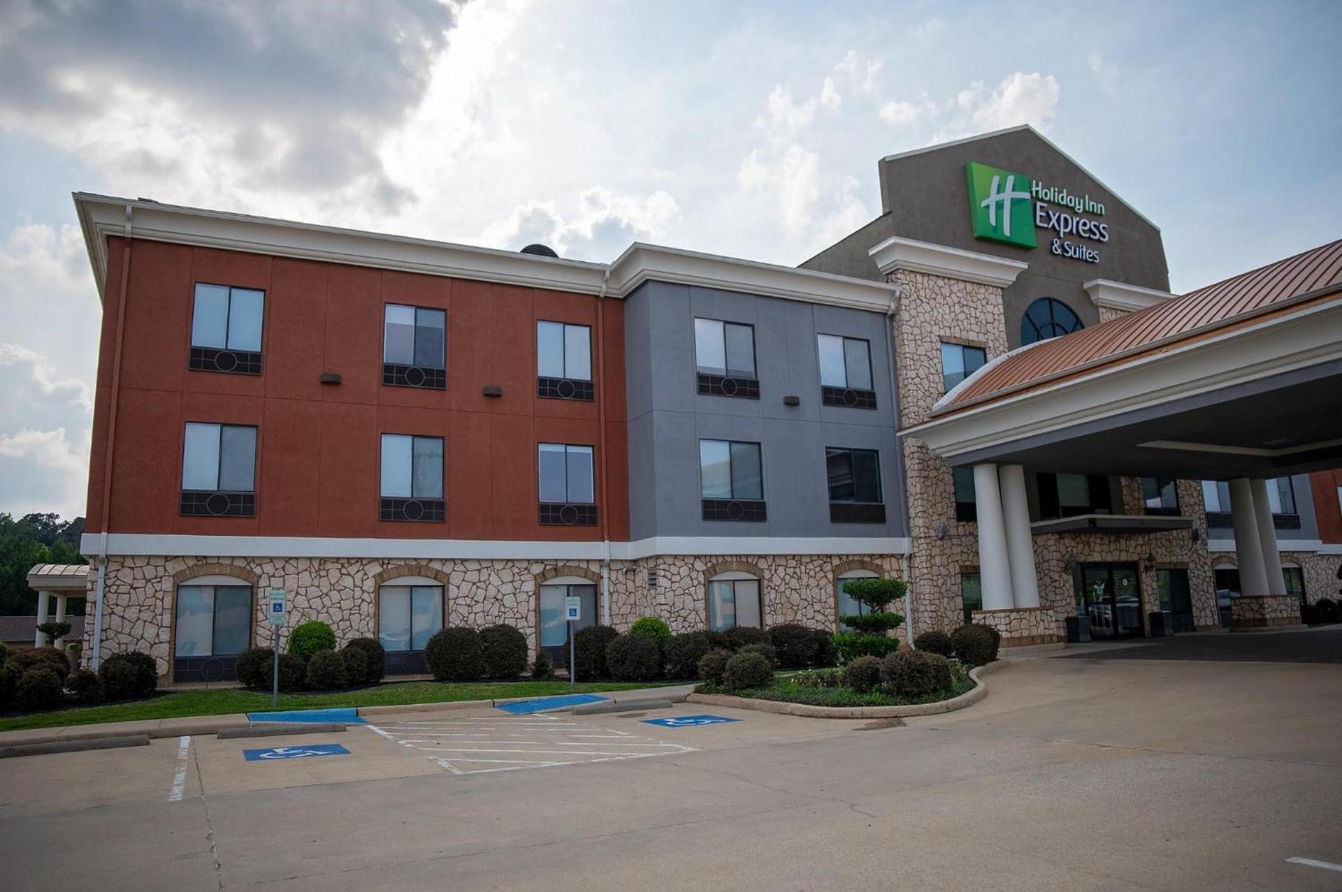 Holiday Inn Express Hotel & Suites Center by IHG — hotel in Center