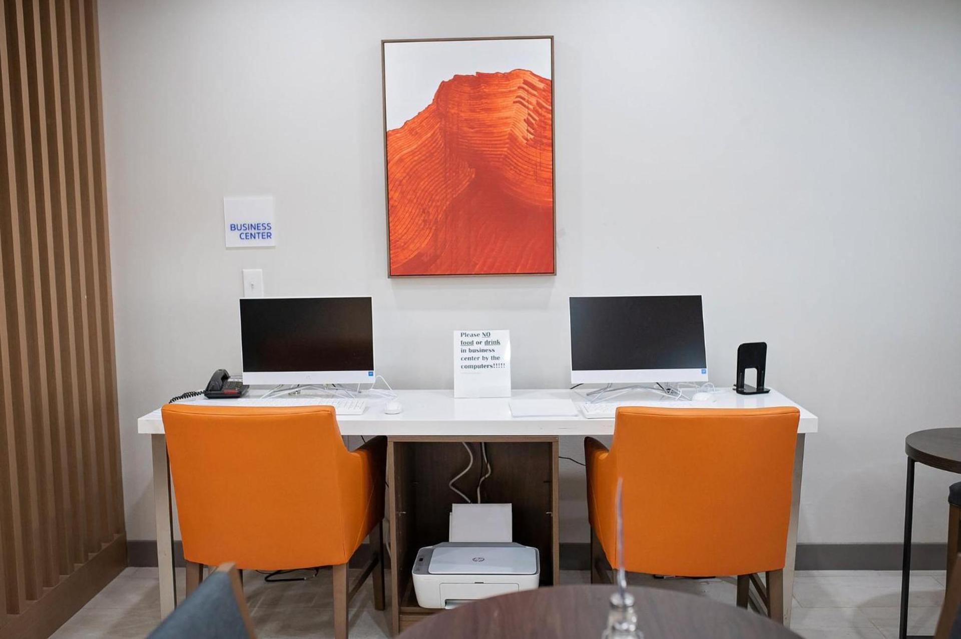 Holiday Inn Express Hotel & Suites Center by IHG photo 6