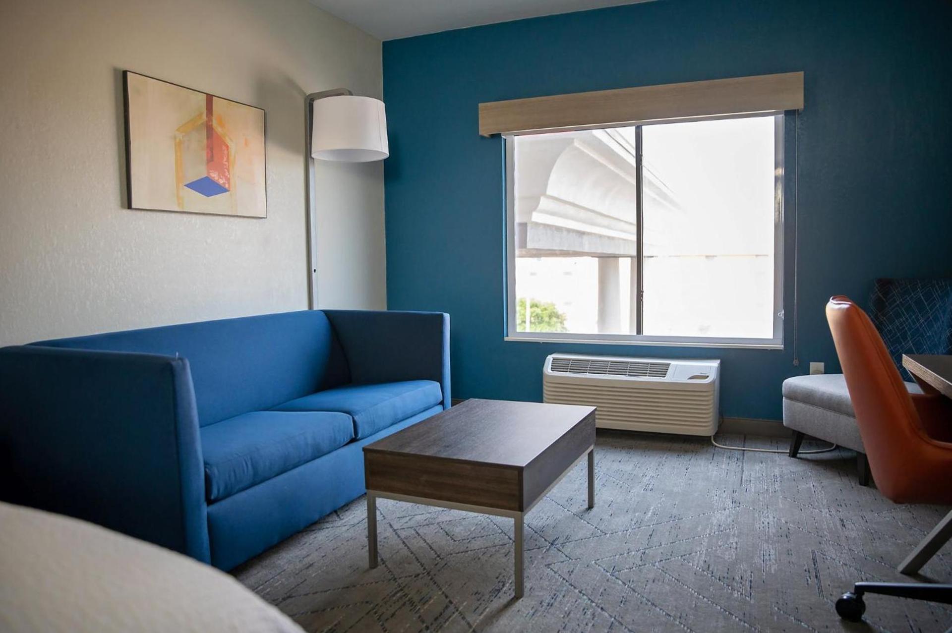 Holiday Inn Express Hotel & Suites Center by IHG photo 27