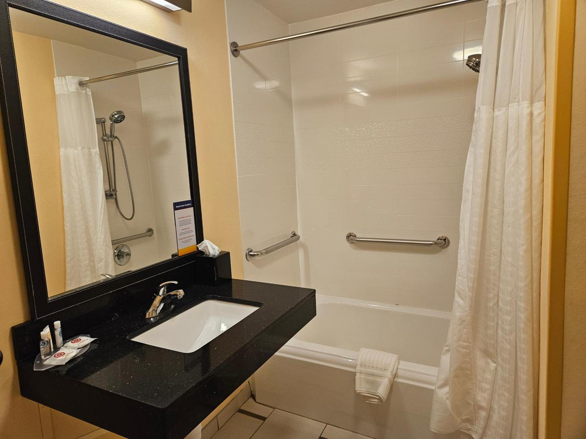 Comfort Inn & Suites Ankeny - Des Moines photo 5