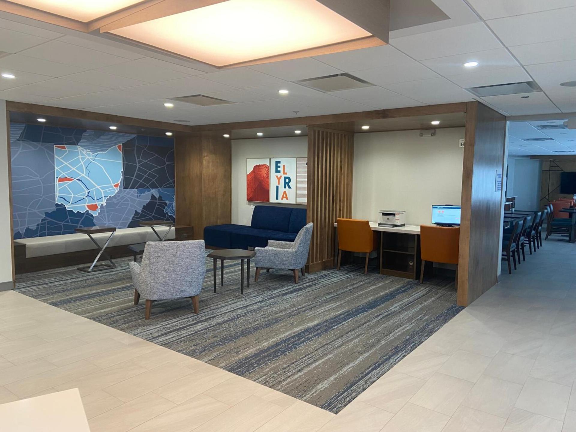 Holiday Inn Express & Suites Elyria by IHG photo 2