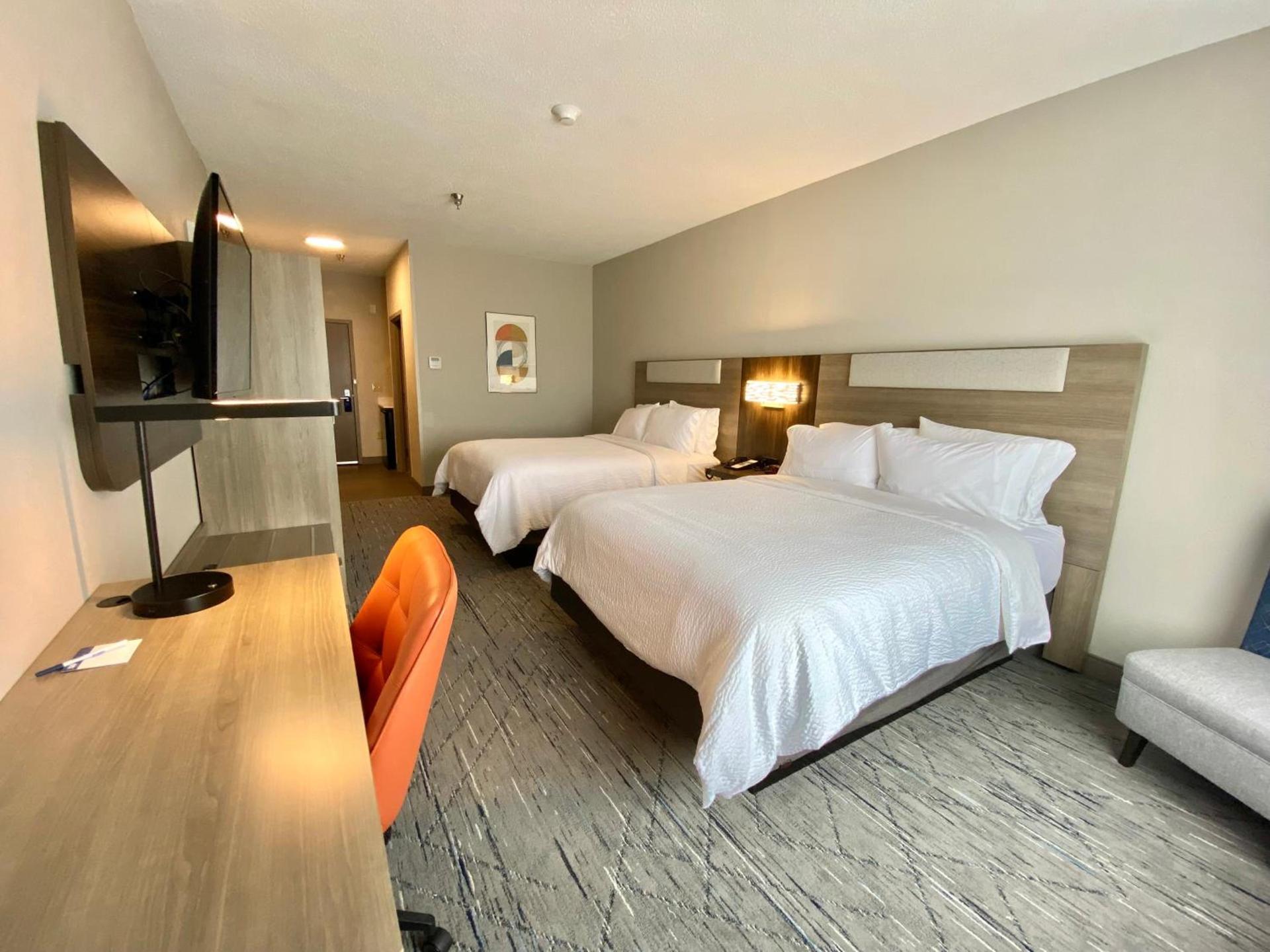 Holiday Inn Express & Suites Elyria by IHG photo 5