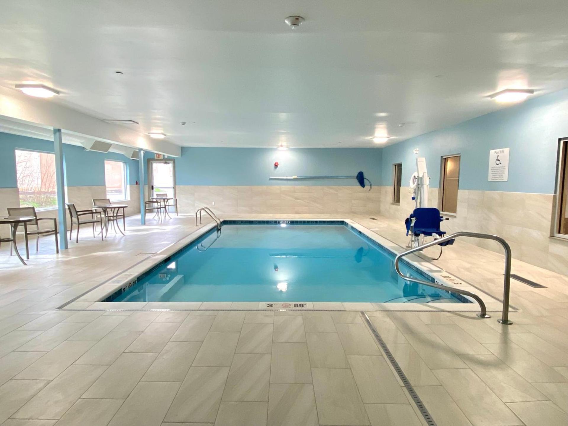 Holiday Inn Express & Suites Elyria by IHG photo 7