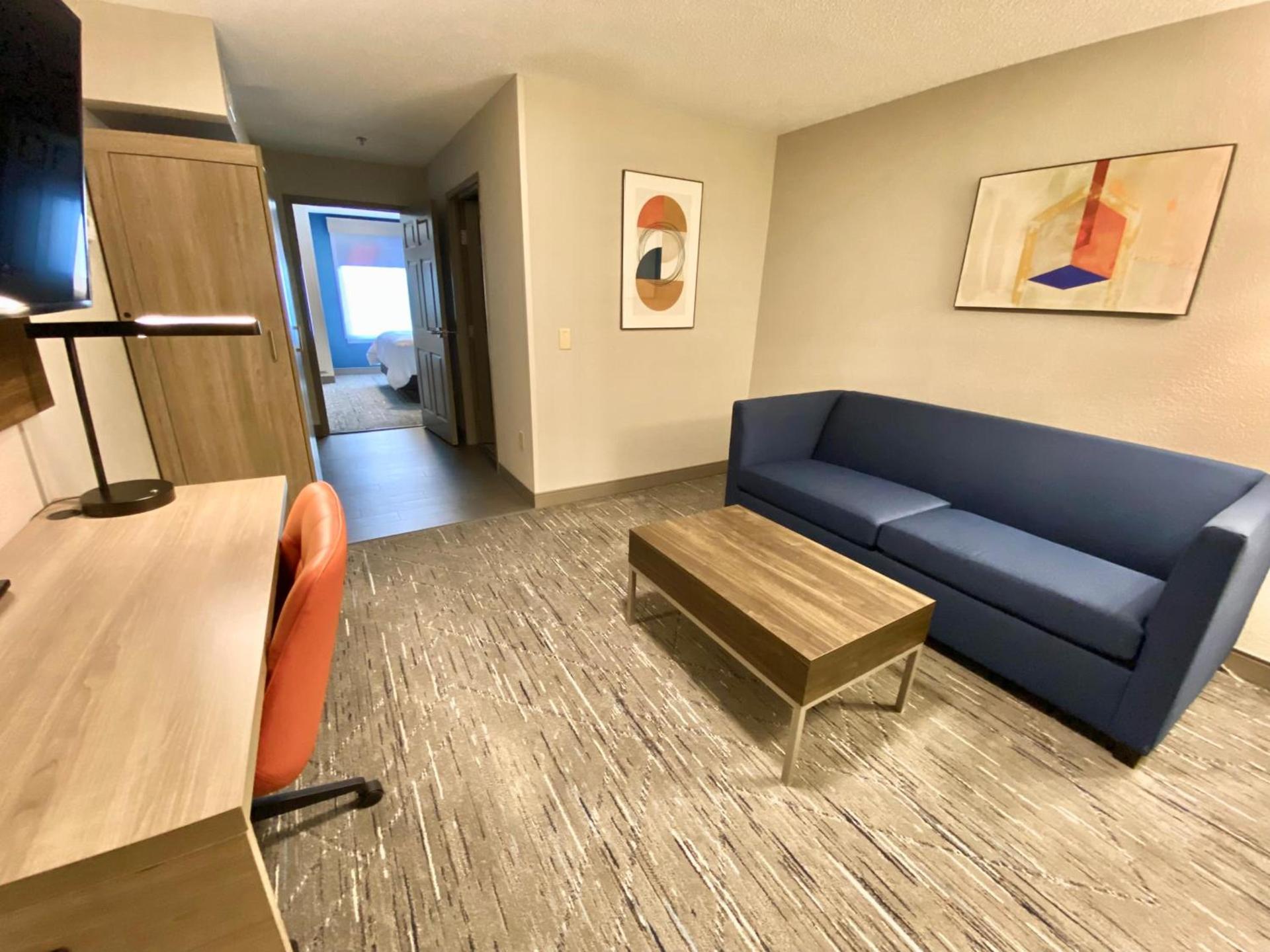 Holiday Inn Express & Suites Elyria by IHG photo 9