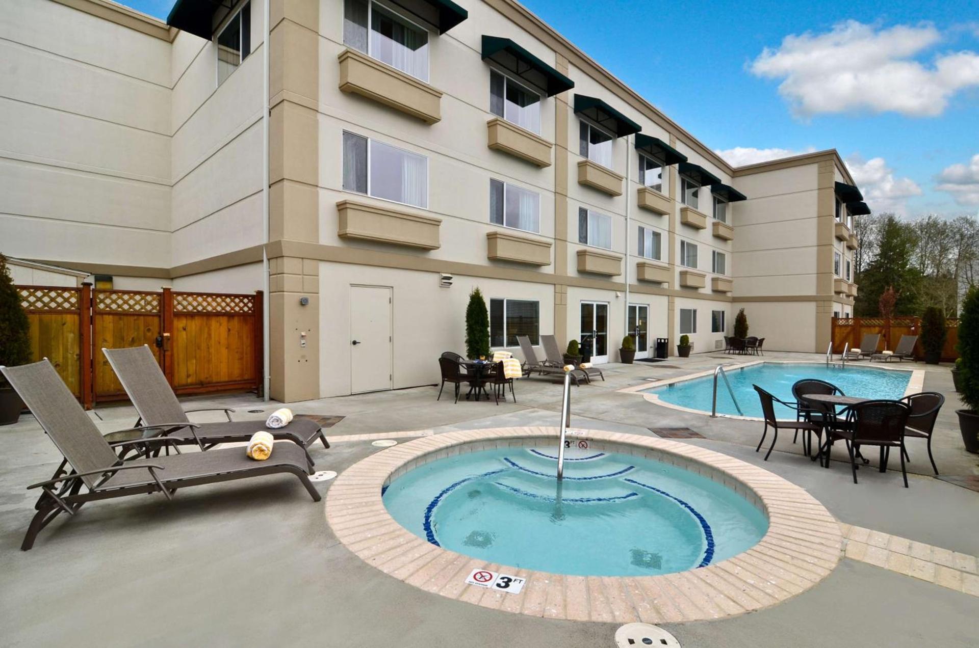 Best Western Plus Edmonds Harbor Inn photo 7