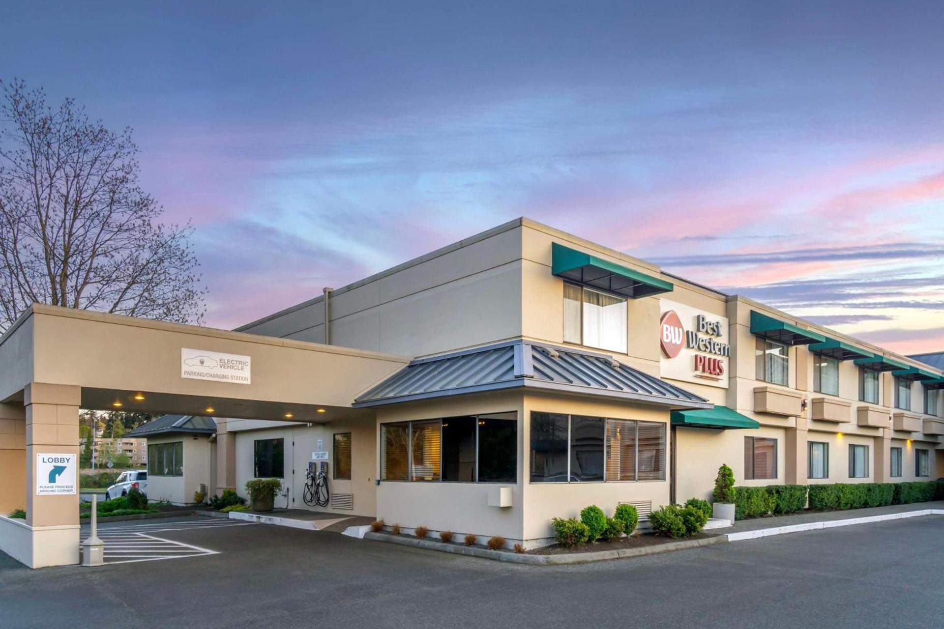 Best Western Plus Edmonds Harbor Inn photo 8