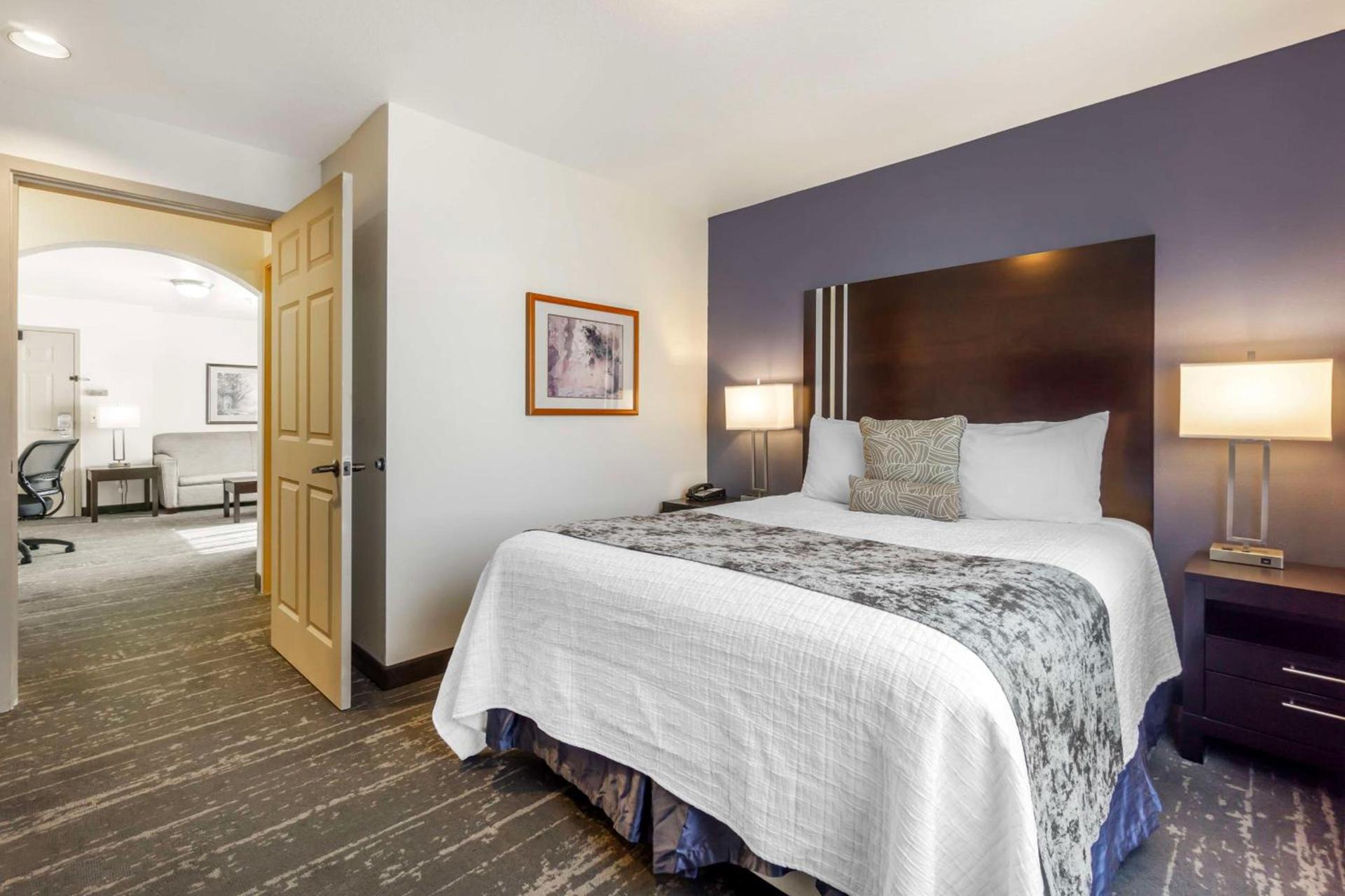 Best Western Plus Edmonds Harbor Inn photo 27