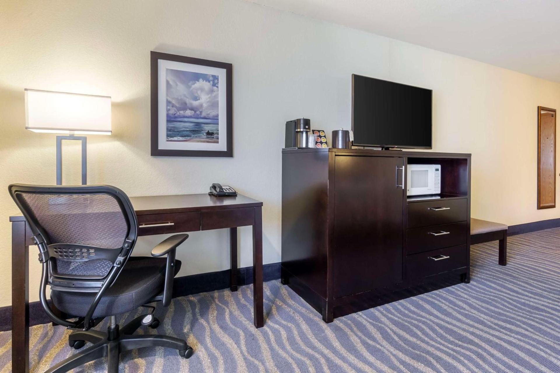Best Western Plus Edmonds Harbor Inn photo 51