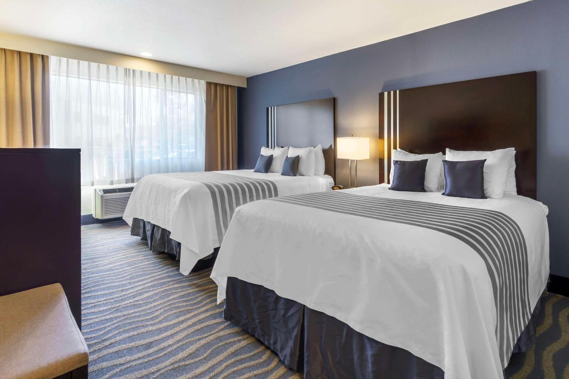 Best Western Plus Edmonds Harbor Inn photo 50