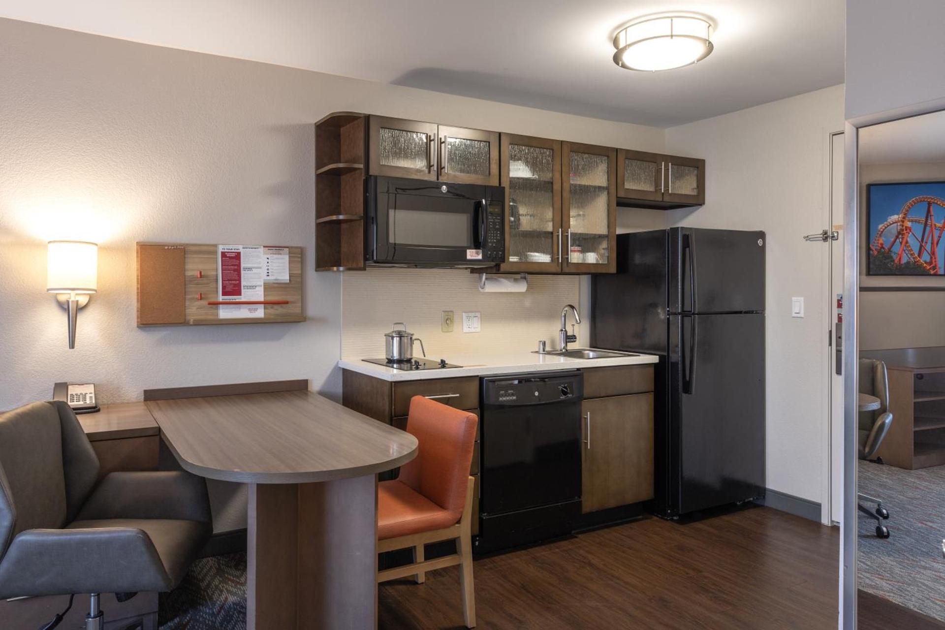 Candlewood Suites Anaheim - Resort Area by IHG photo 55