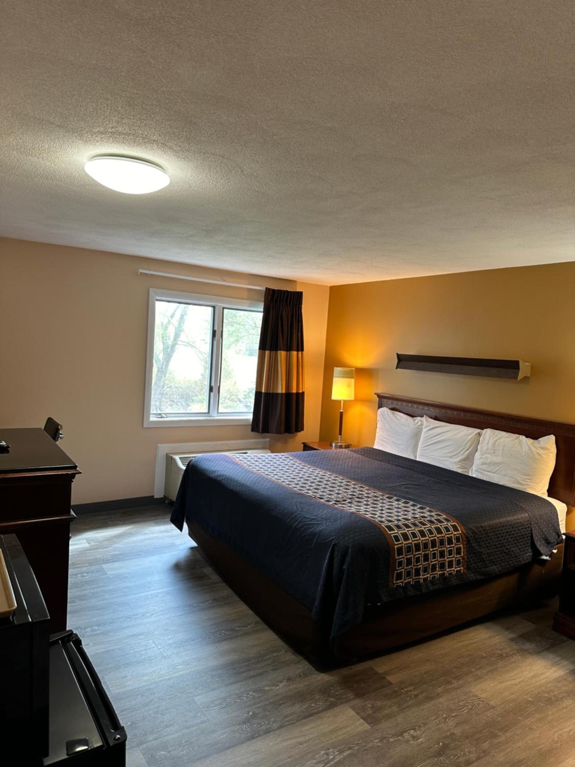 Wickford Motor Inn photo 6