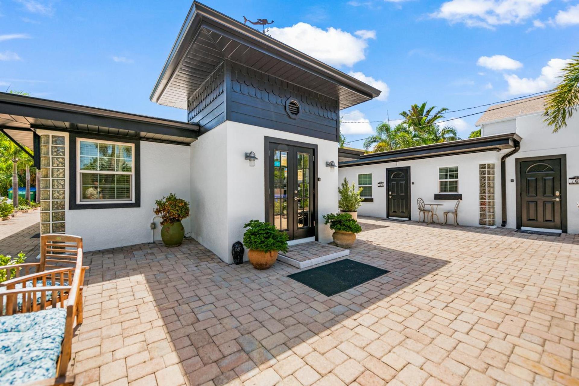 Haley's at Anna Maria Island Inn — hotel in Holmes Beach