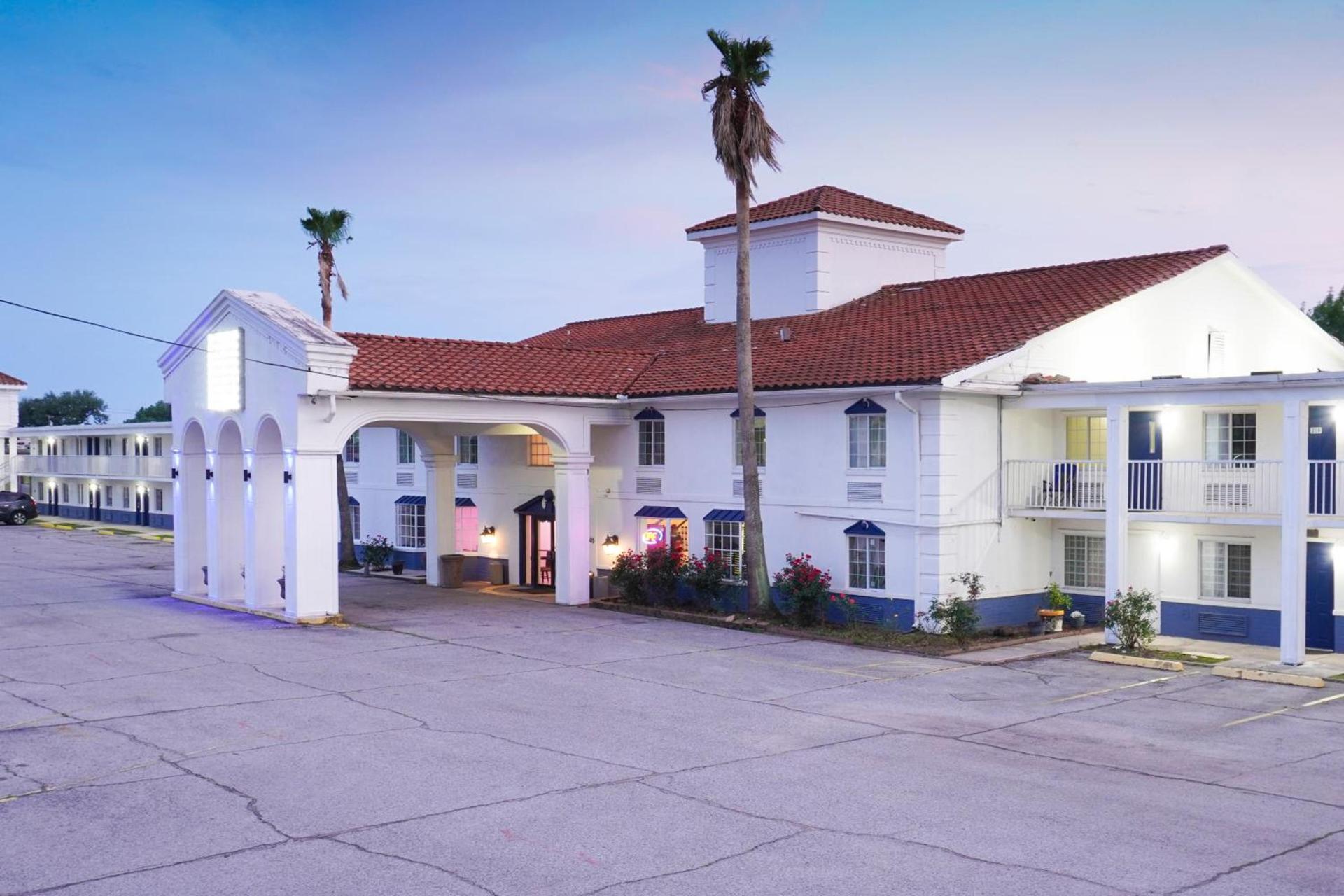 Boardwalk Suites Lafayette photo 1
