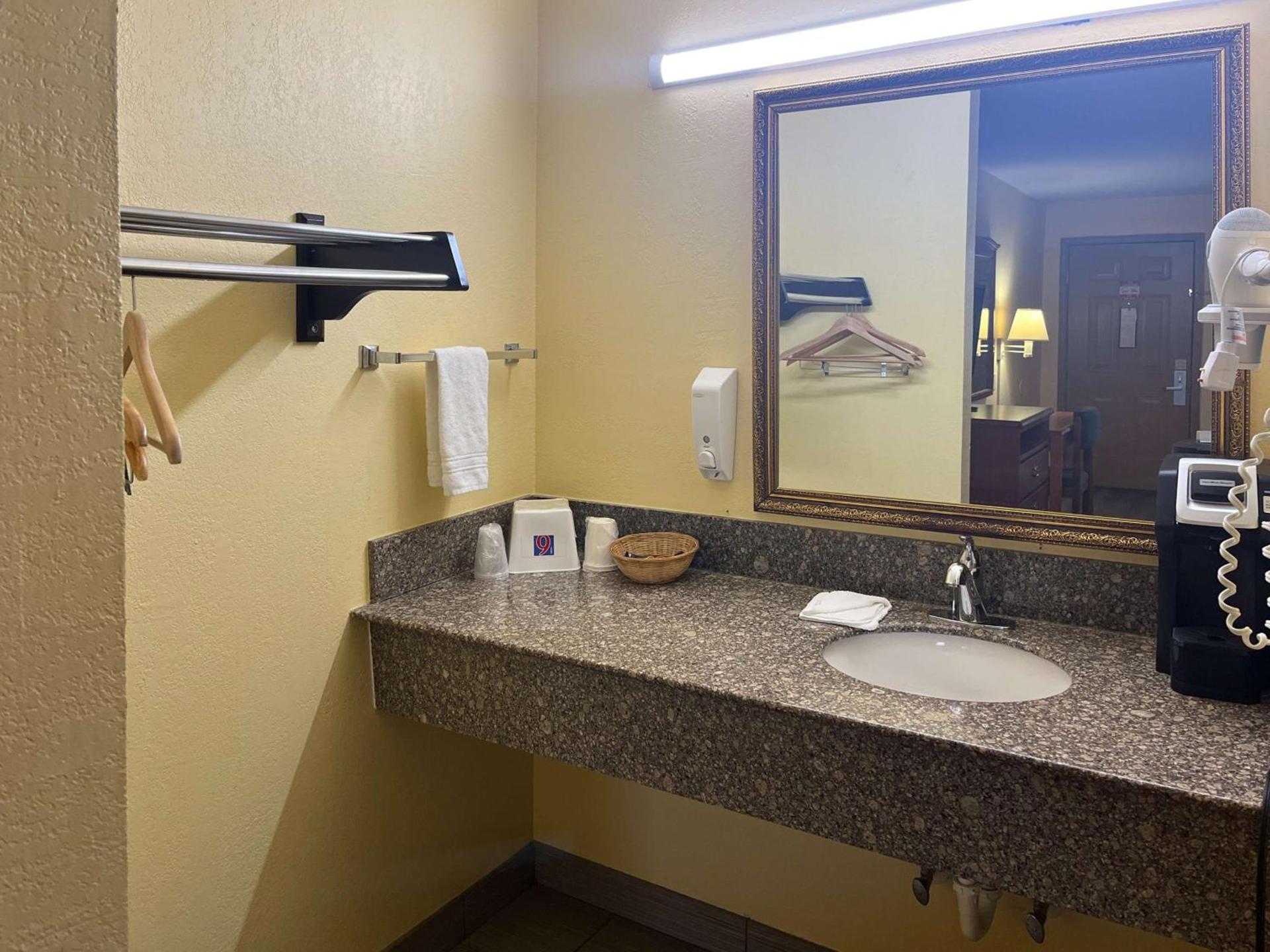 Motel 6 Morrilton, AR photo 24