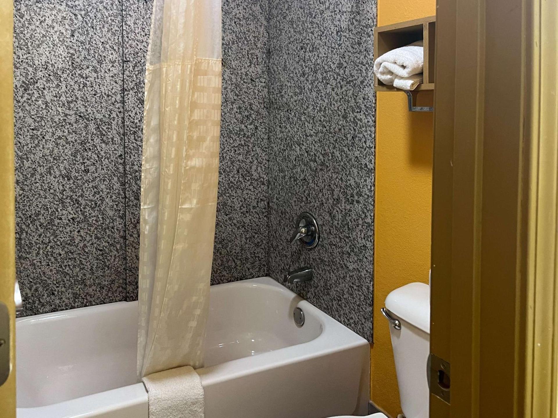 Motel 6 Morrilton, AR photo 9
