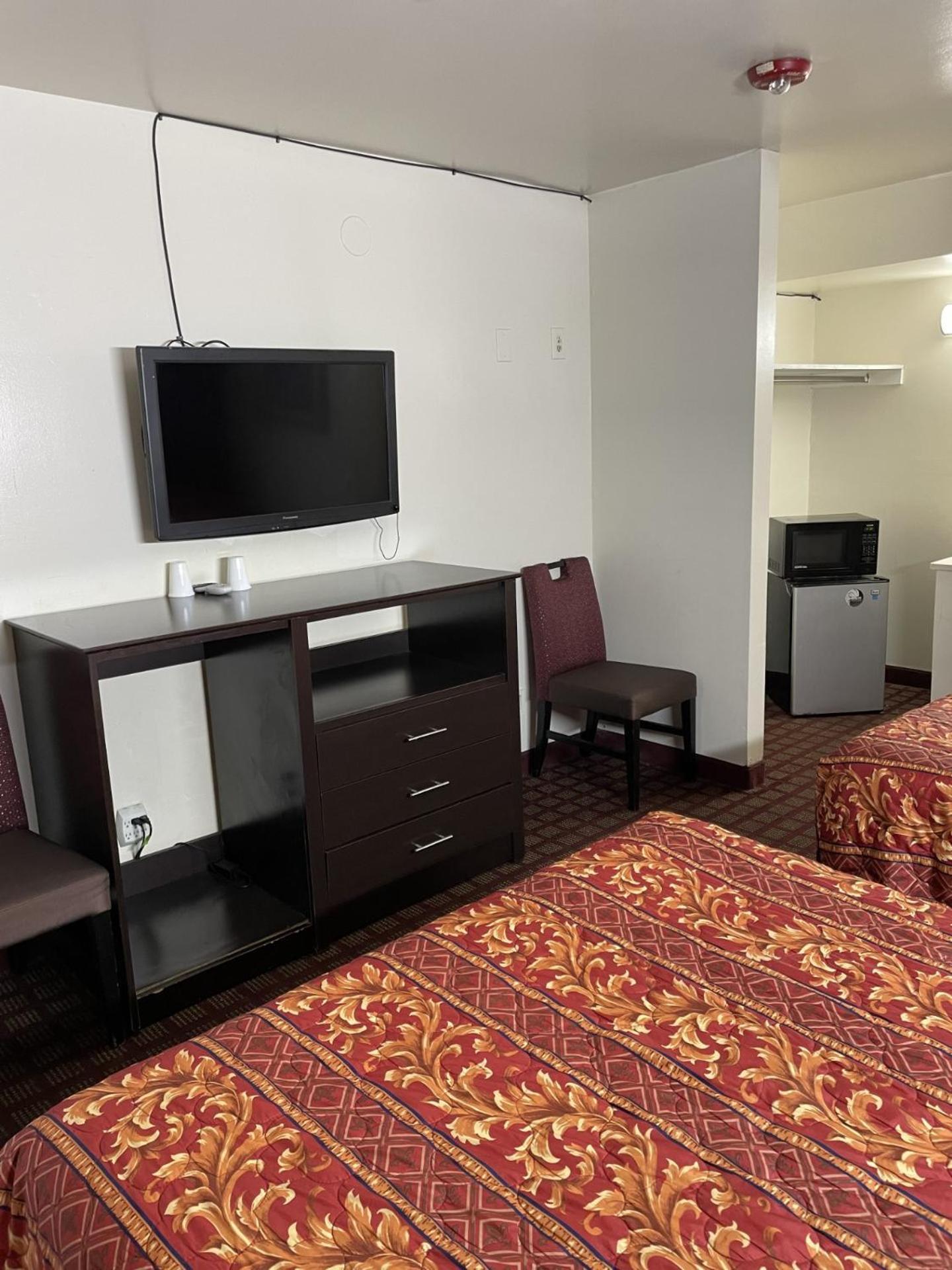 Budget Inn - Elizabeth, NJ photo 7
