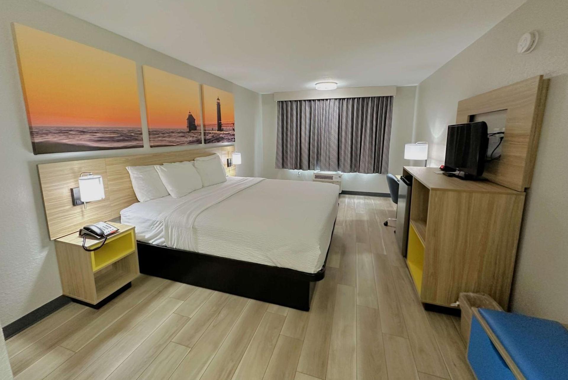 Days Inn by Wyndham Holland photo 4