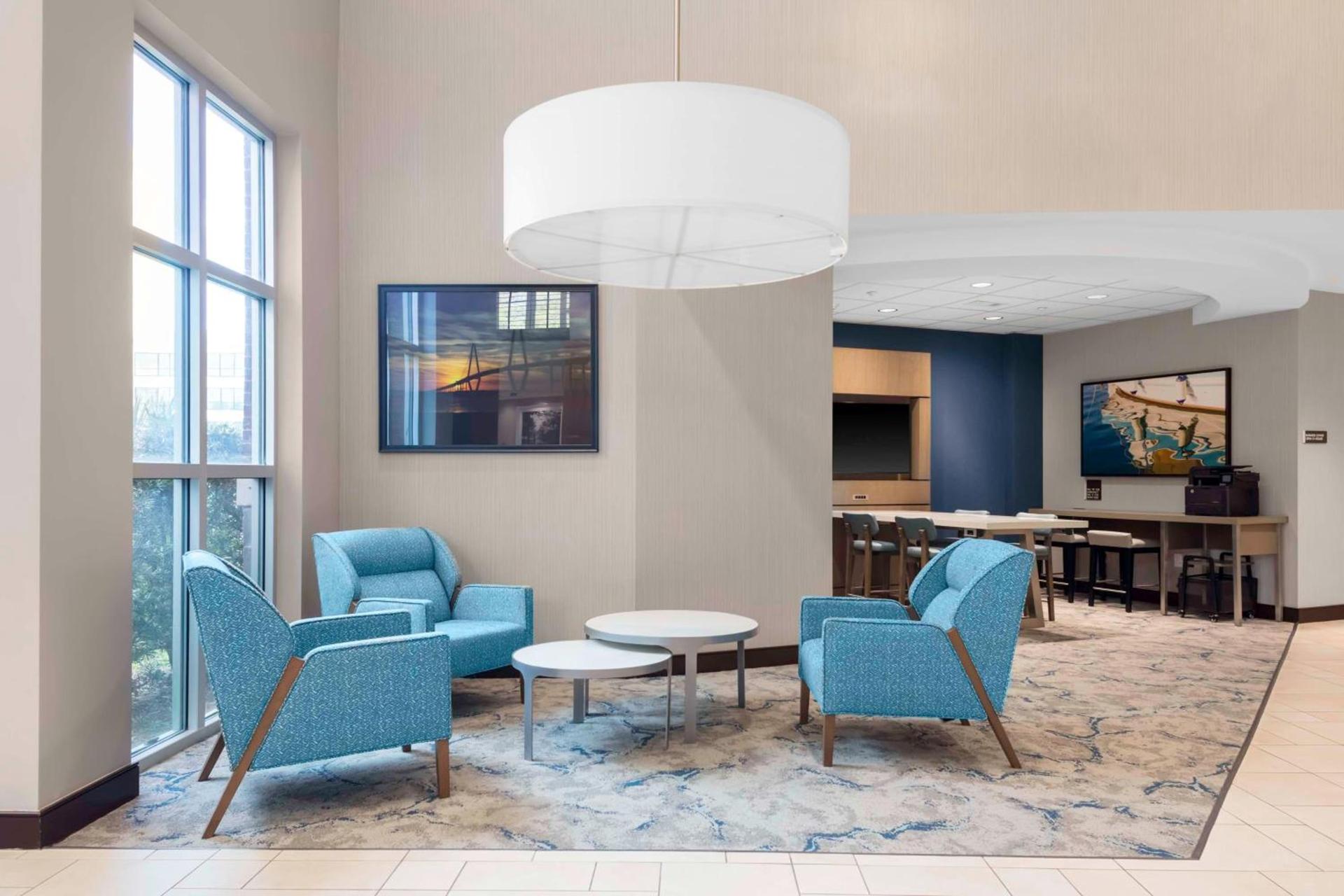 Hilton Garden Inn Charleston / Mt. Pleasant photo 4