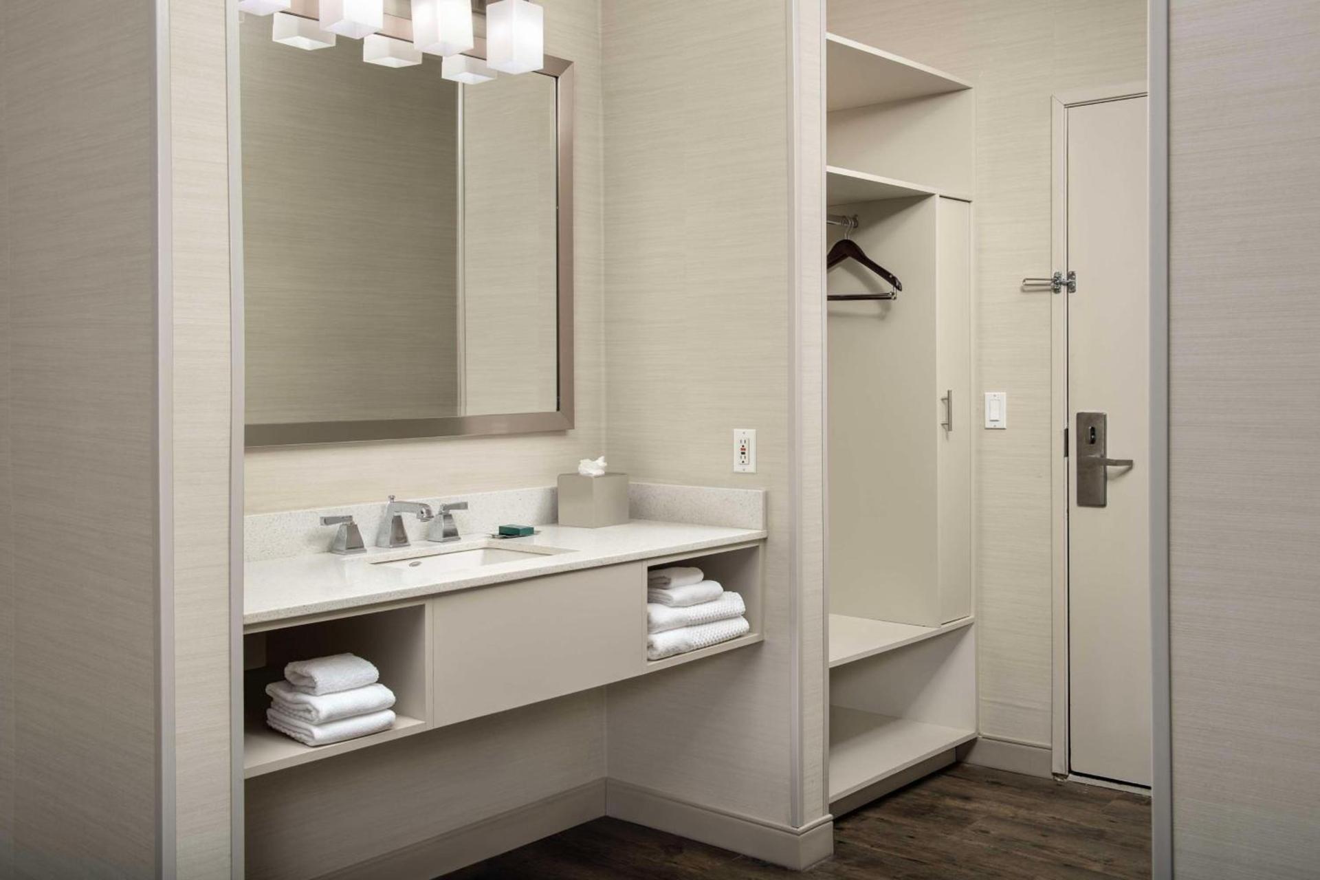 DoubleTree by Hilton Hotel Salem, Oregon photo 15