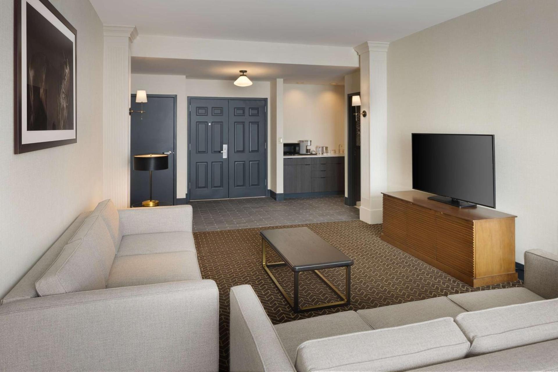 DoubleTree Suites by Hilton Lexington photo 43