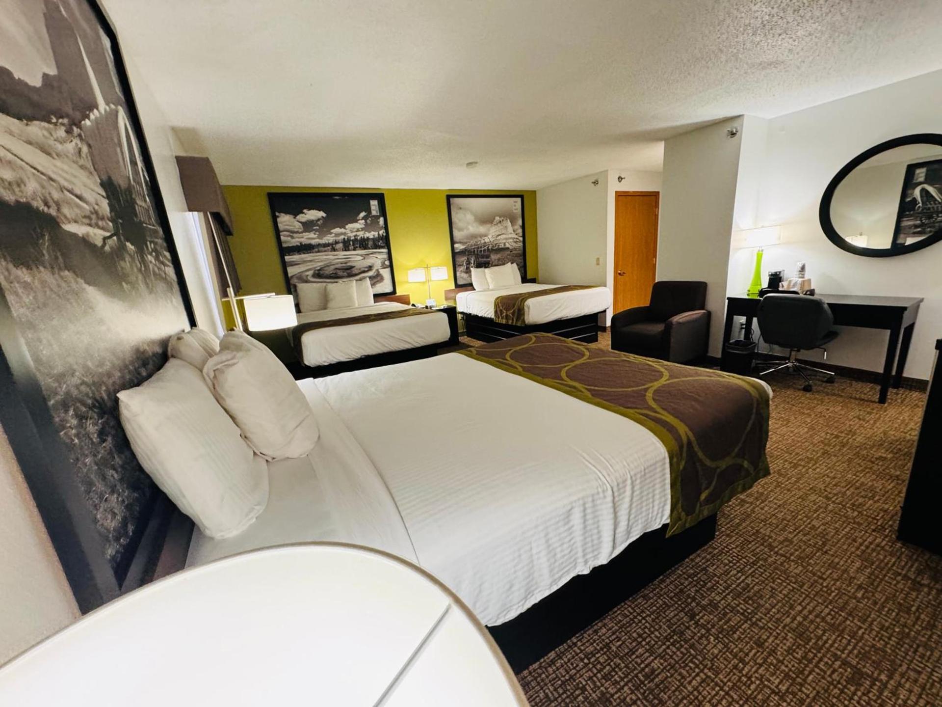 Forest City Inn photo 64