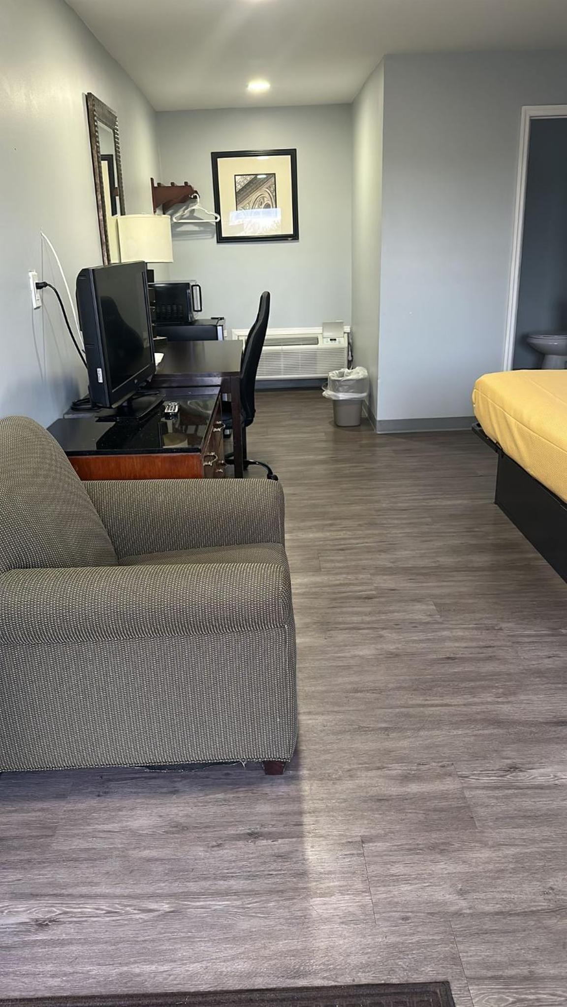 Americas Best Value Inn photo 18