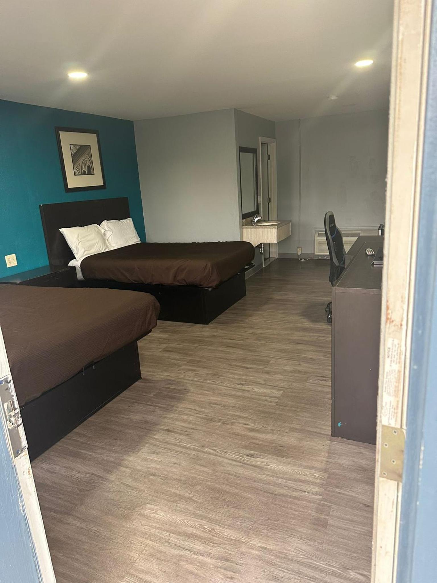 Americas Best Value Inn photo 19