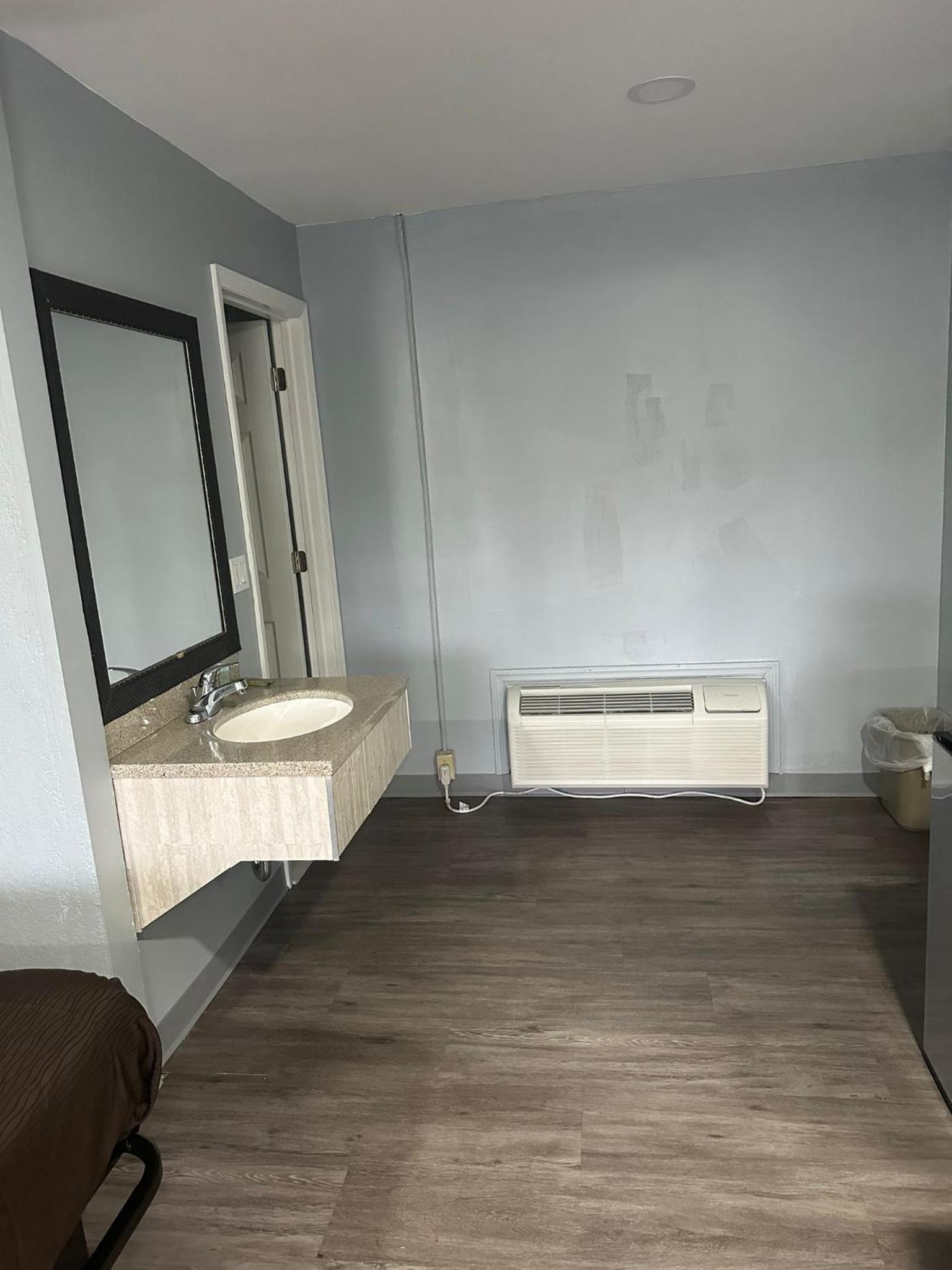 Americas Best Value Inn photo 12