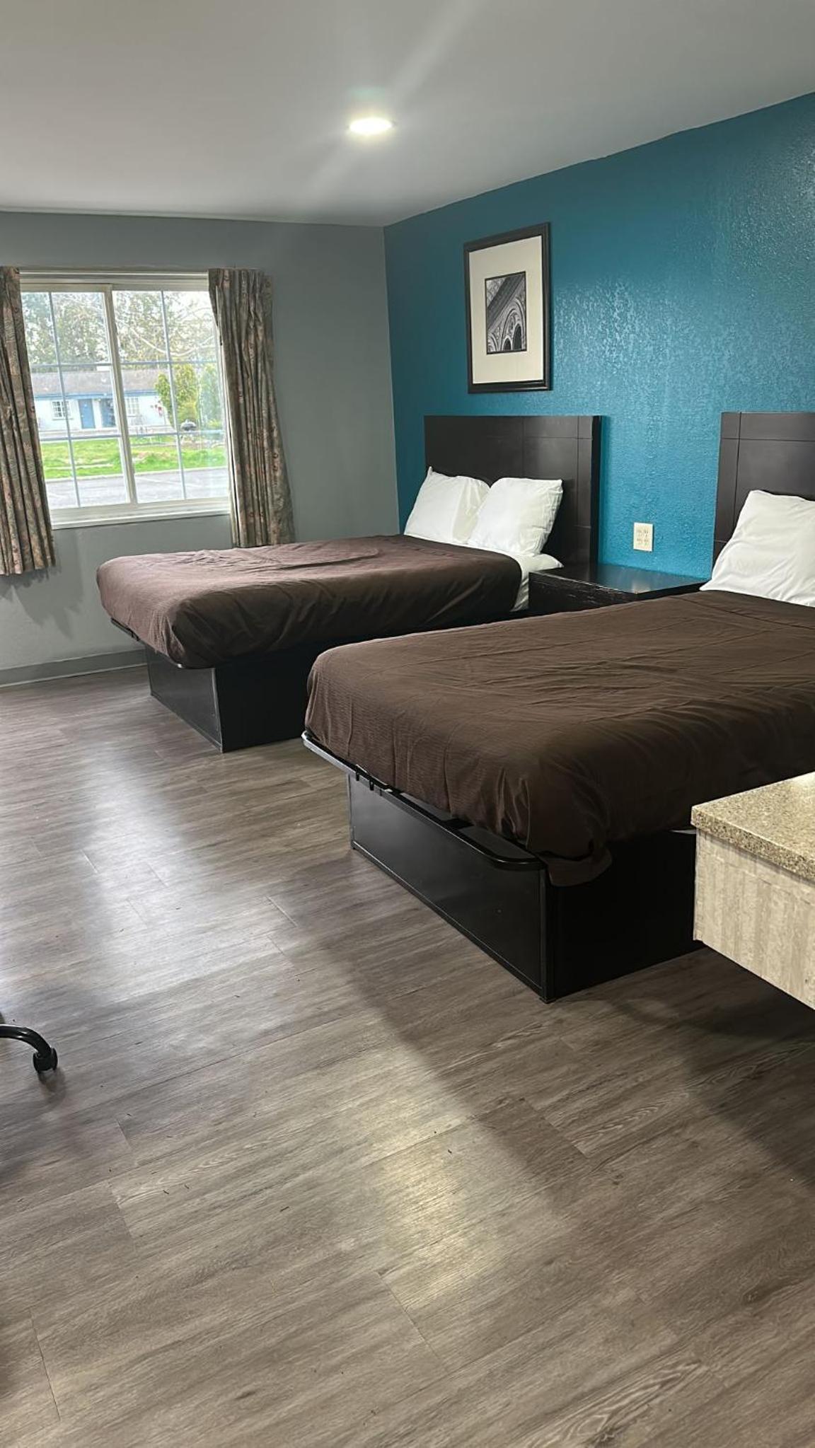 Americas Best Value Inn photo 13