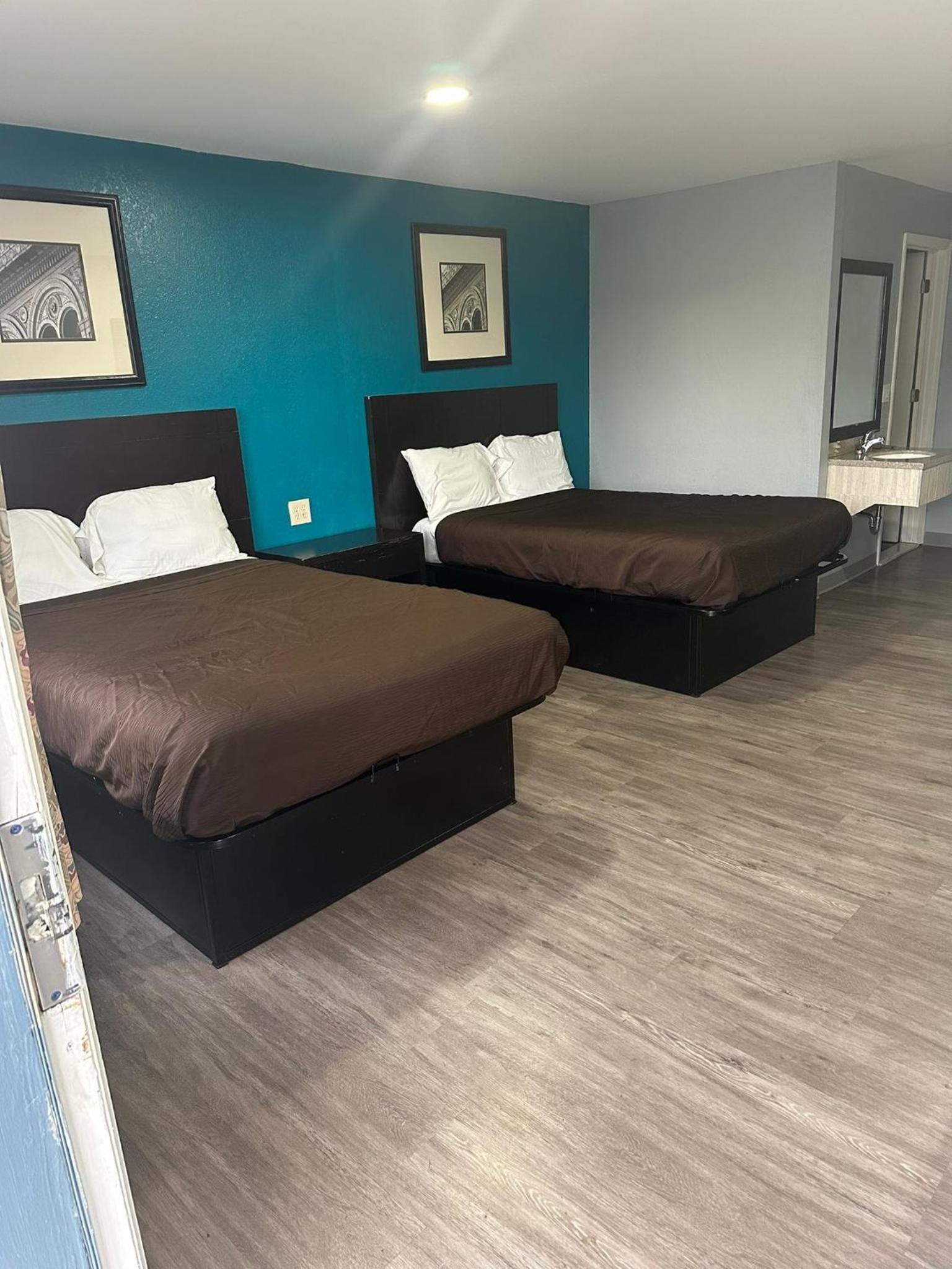 Americas Best Value Inn photo 15
