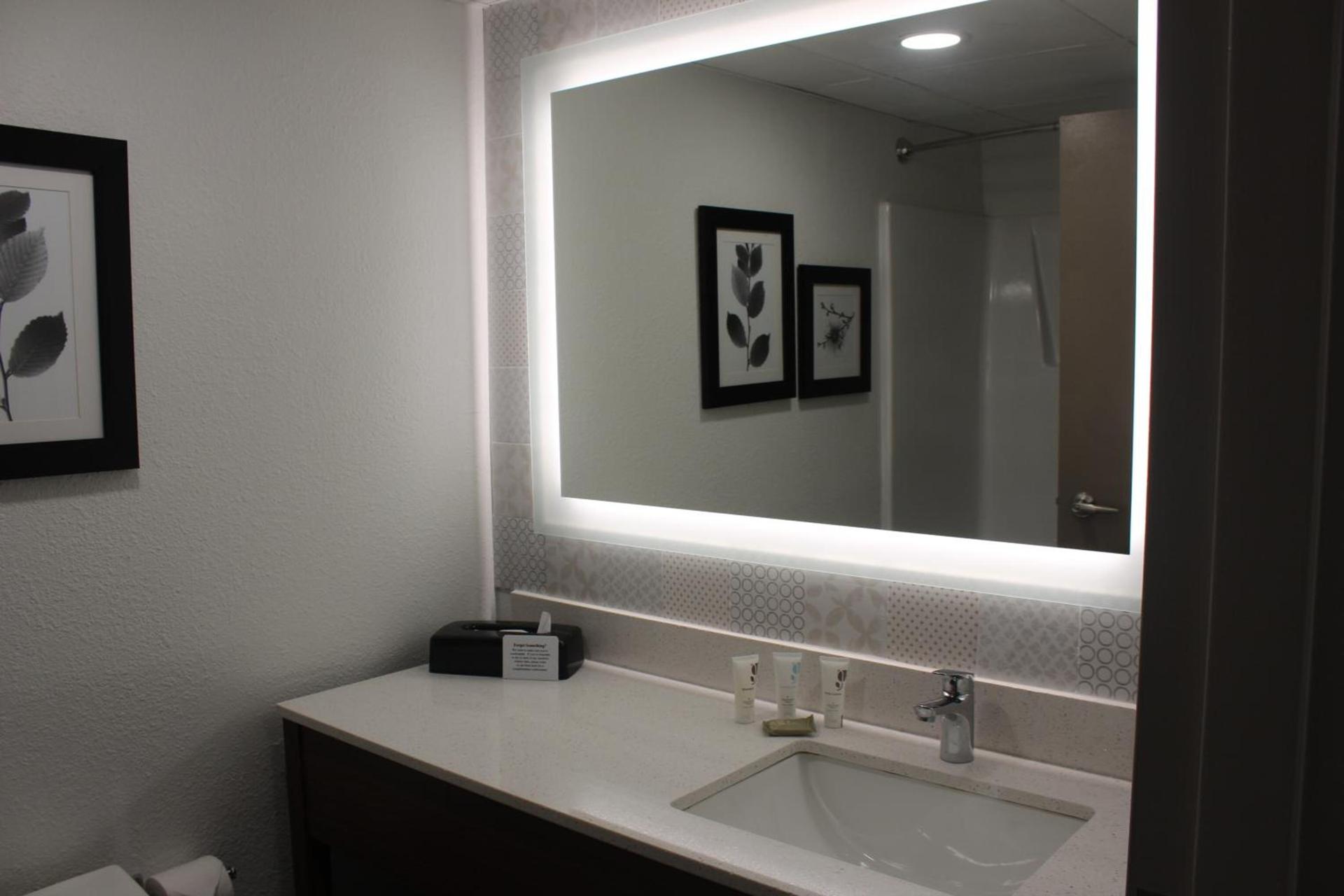 Country Inn & Suites by Radisson, Dunbar - Charleston photo 22