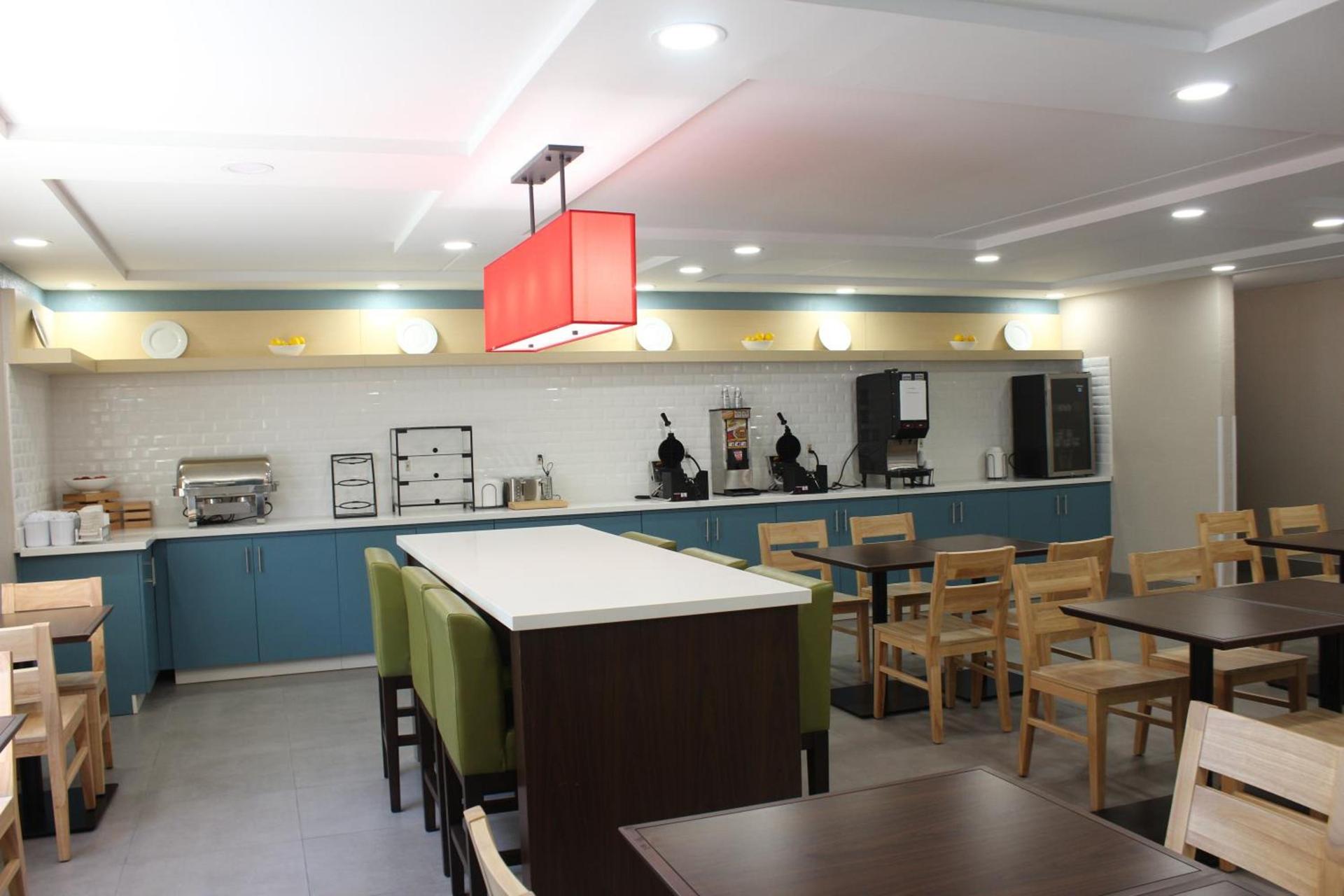 Country Inn & Suites by Radisson, Dunbar - Charleston photo 18