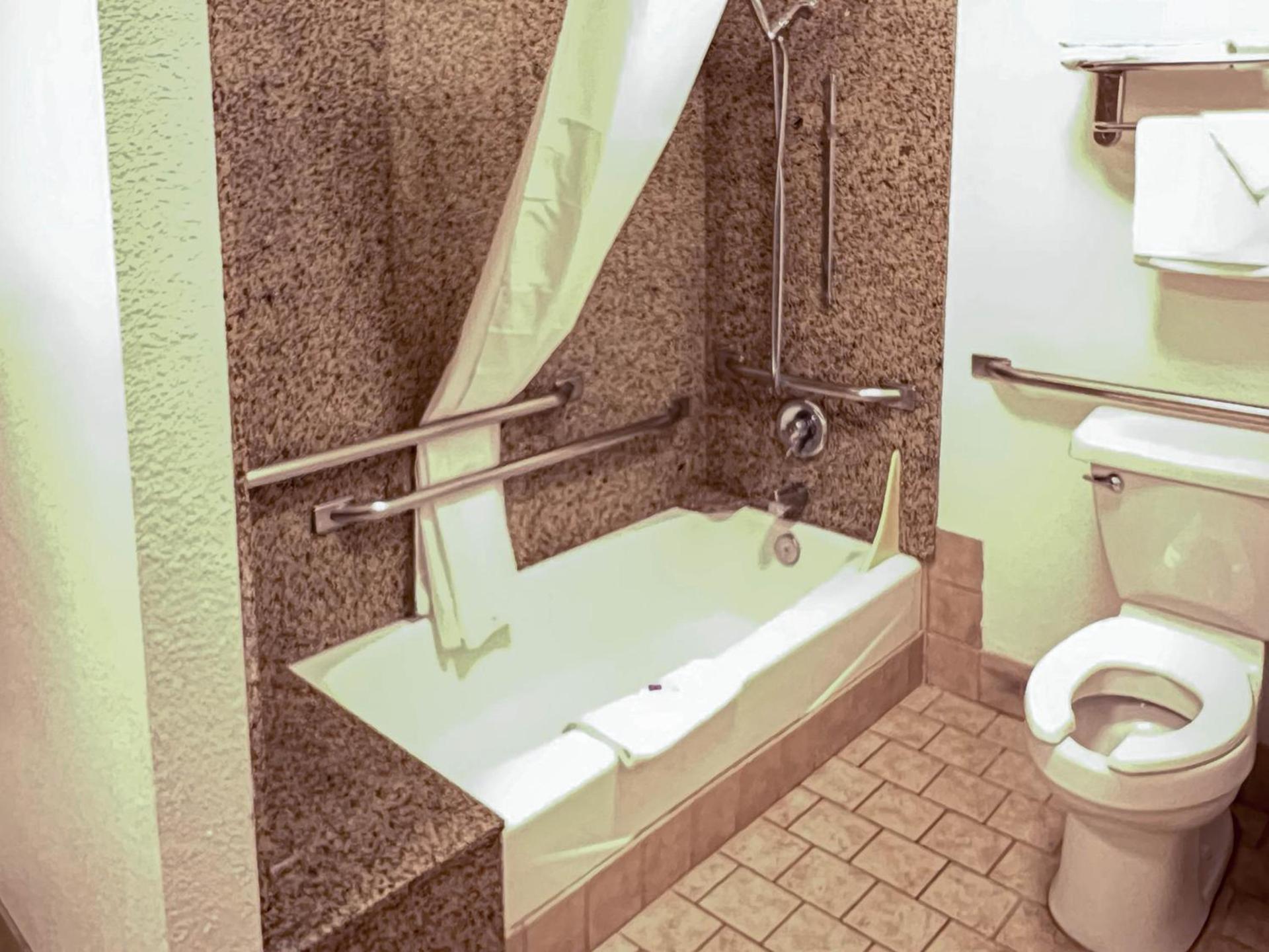 Motel 6 Portland OR Southeast photo 26
