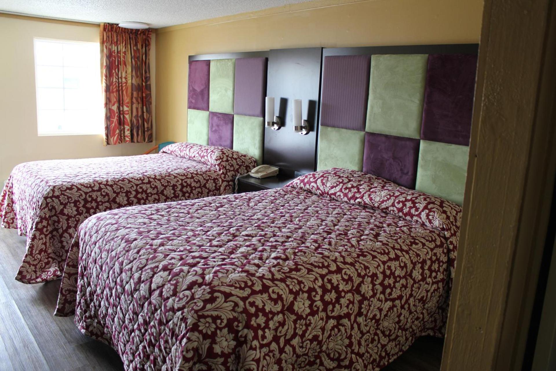 Executive Inn & Suites photo 14