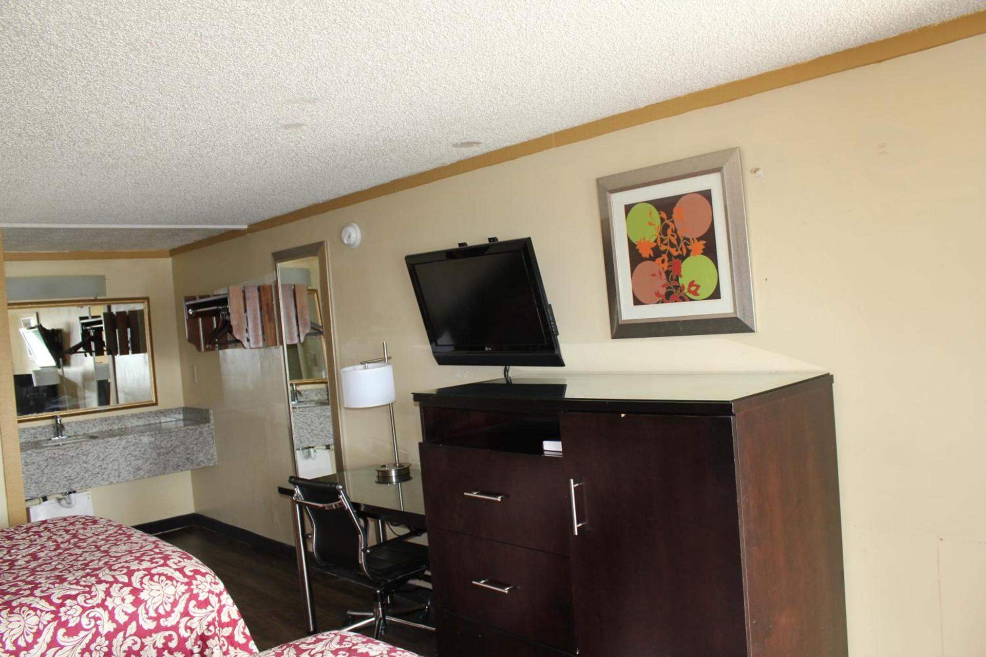 Executive Inn & Suites photo 15