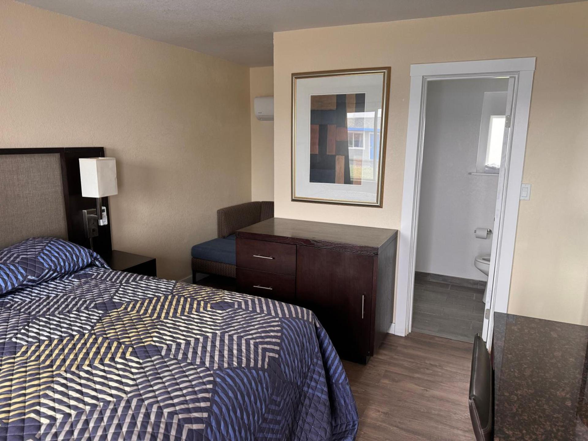 The Lodge Tulelake photo 8