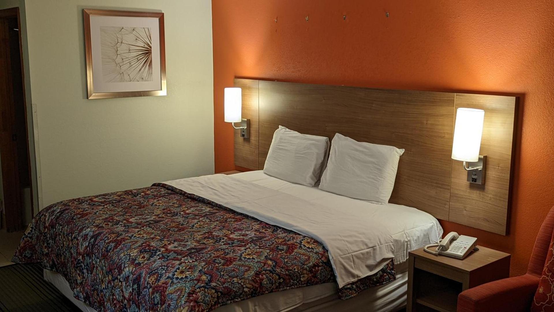Budget Host Inn photo 4