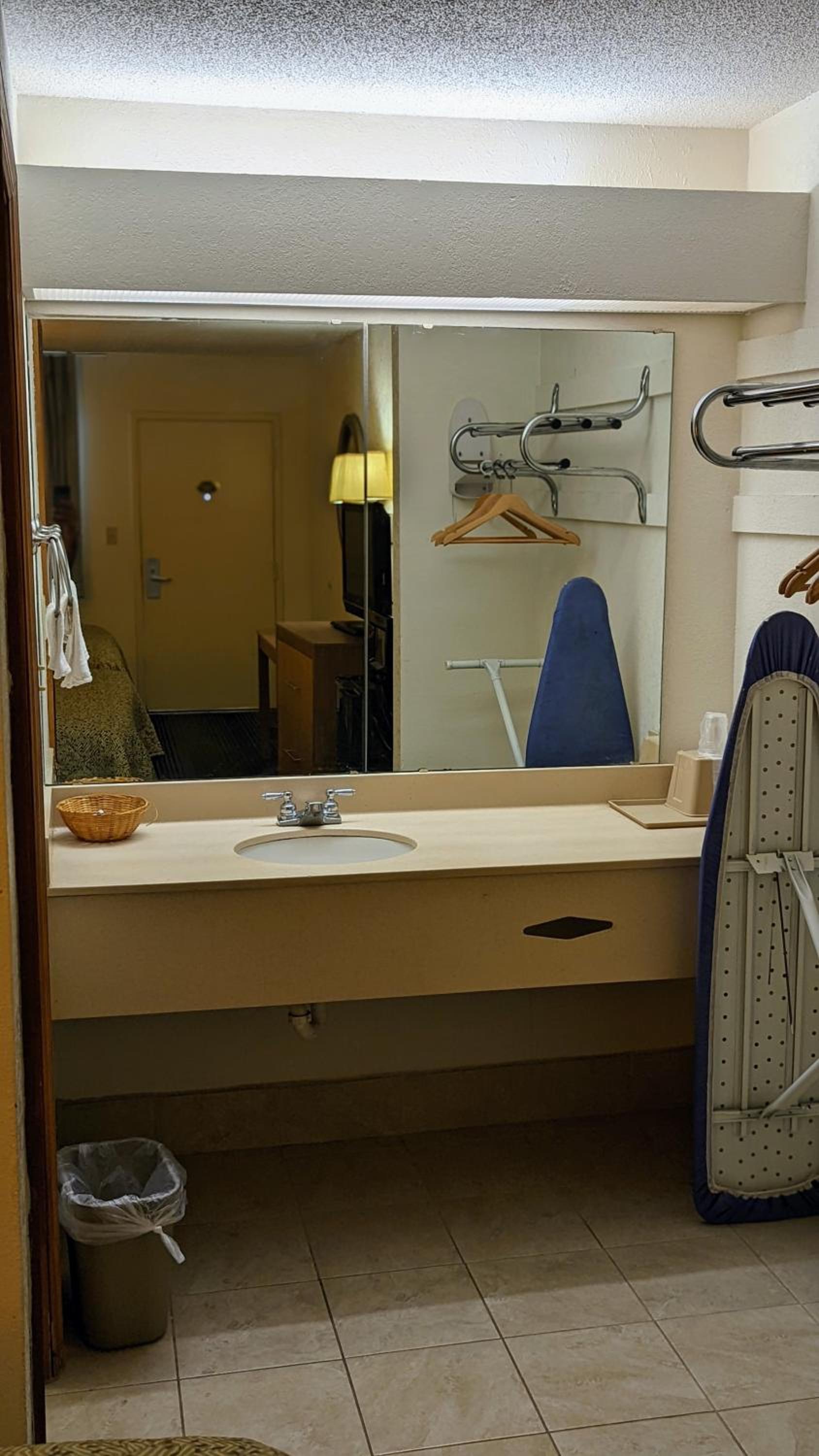 Budget Host Inn photo 5
