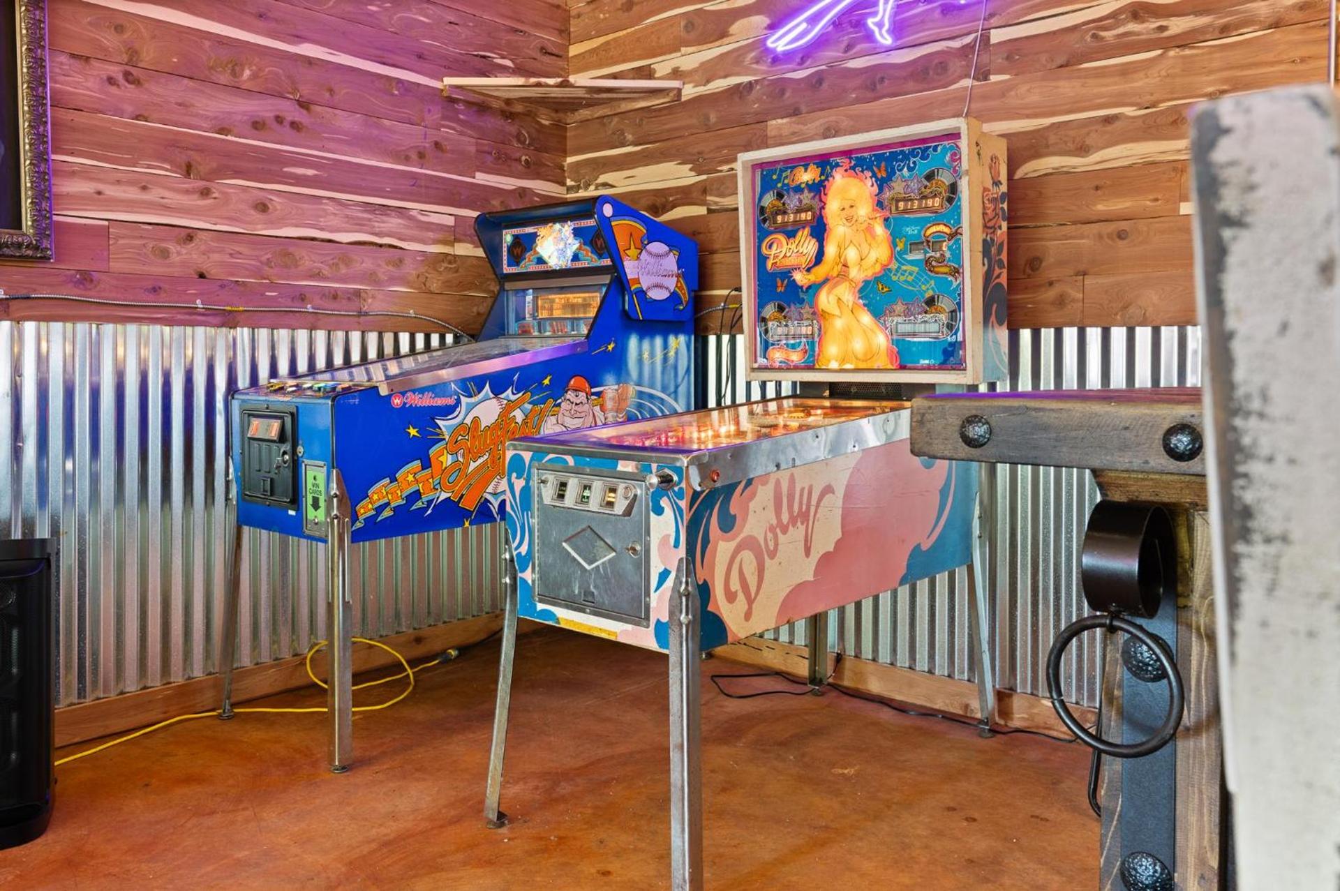 Roadrunner Inn and Log Cabins photo 38