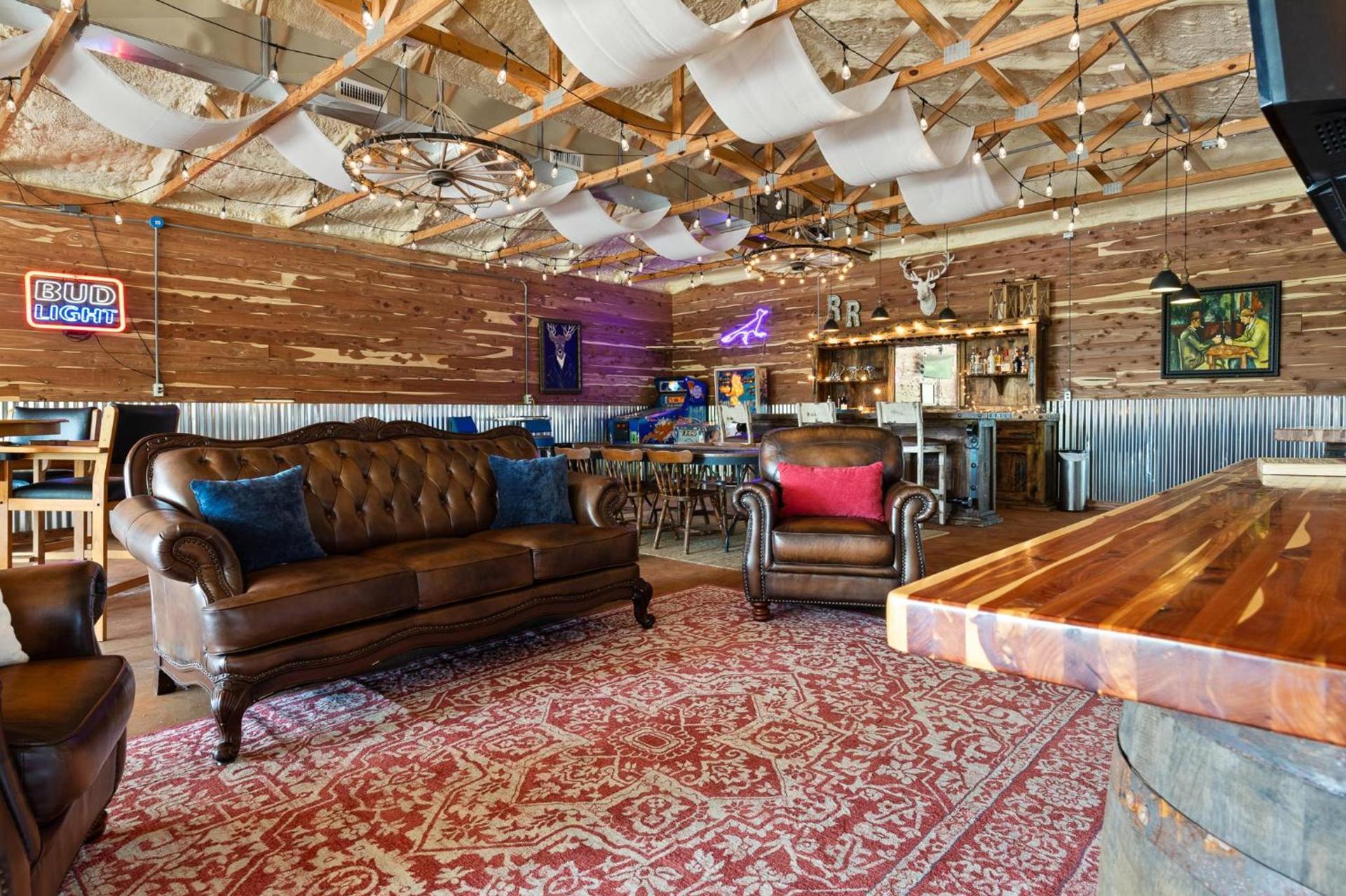 Roadrunner Inn and Log Cabins photo 53