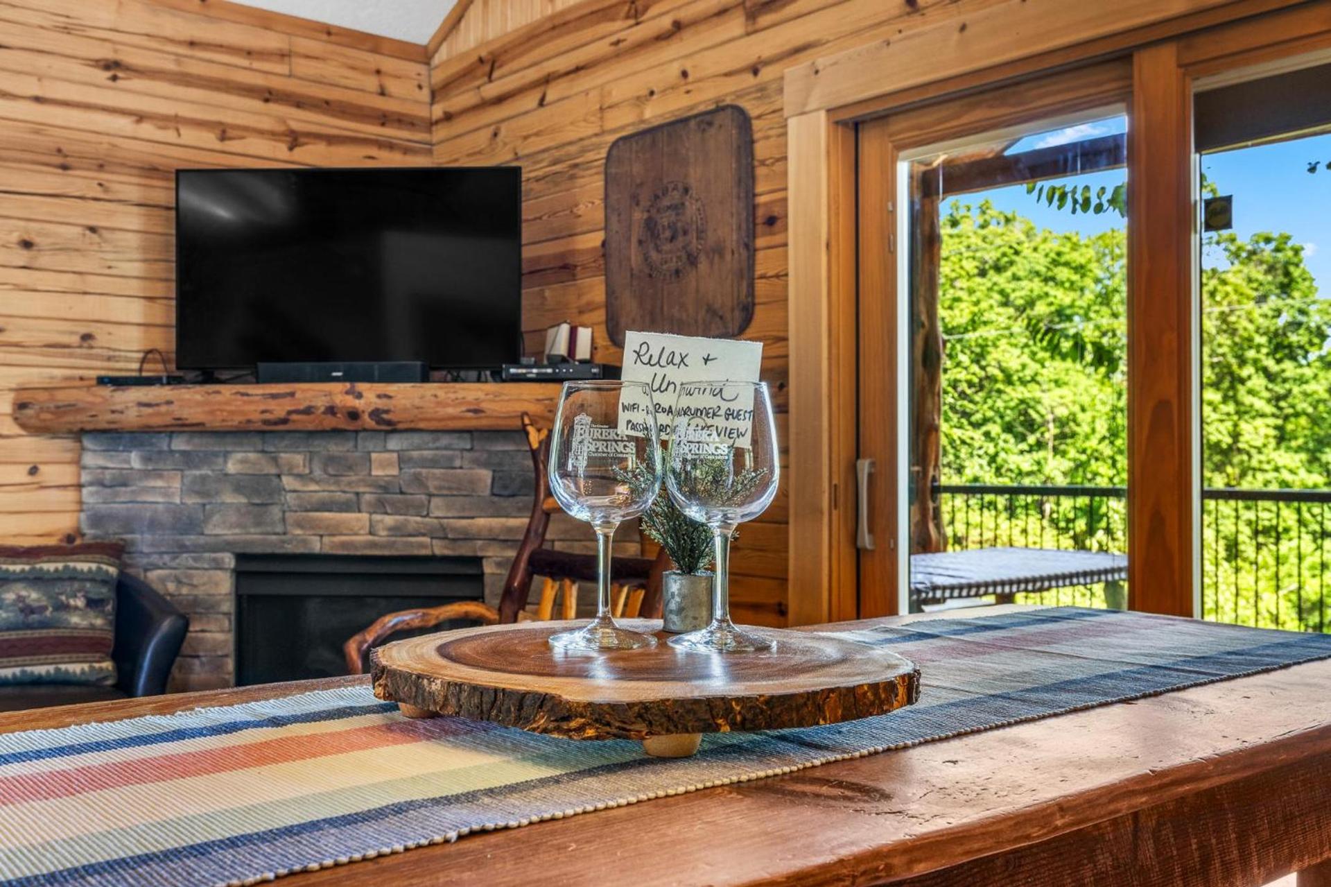 Roadrunner Inn and Log Cabins photo 40