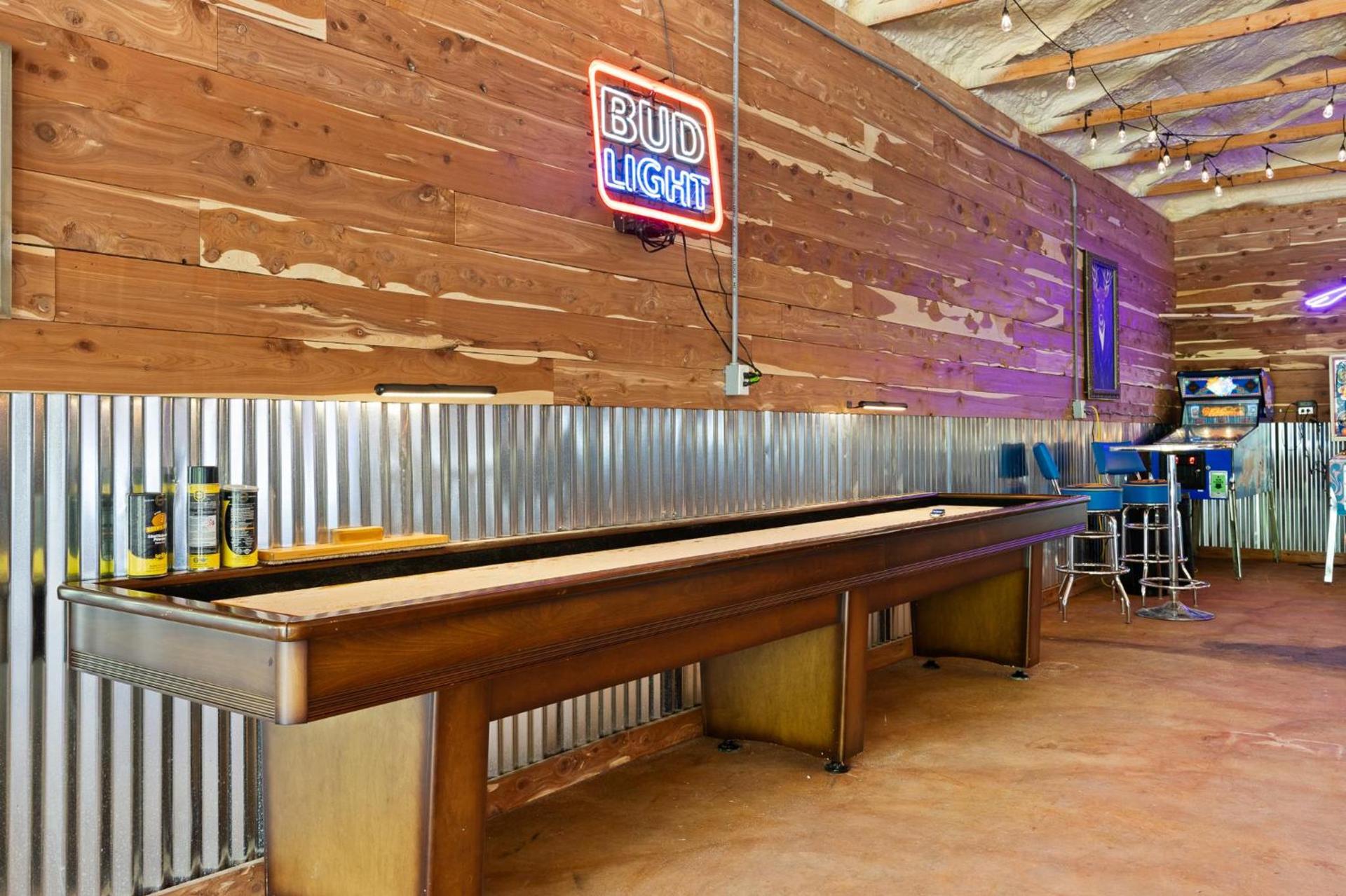 Roadrunner Inn and Log Cabins photo 44