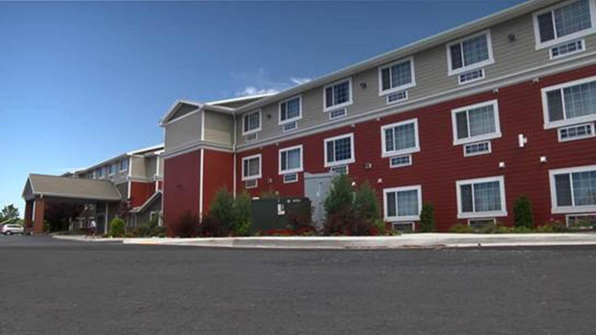Coast Hilltop Inn photo 40