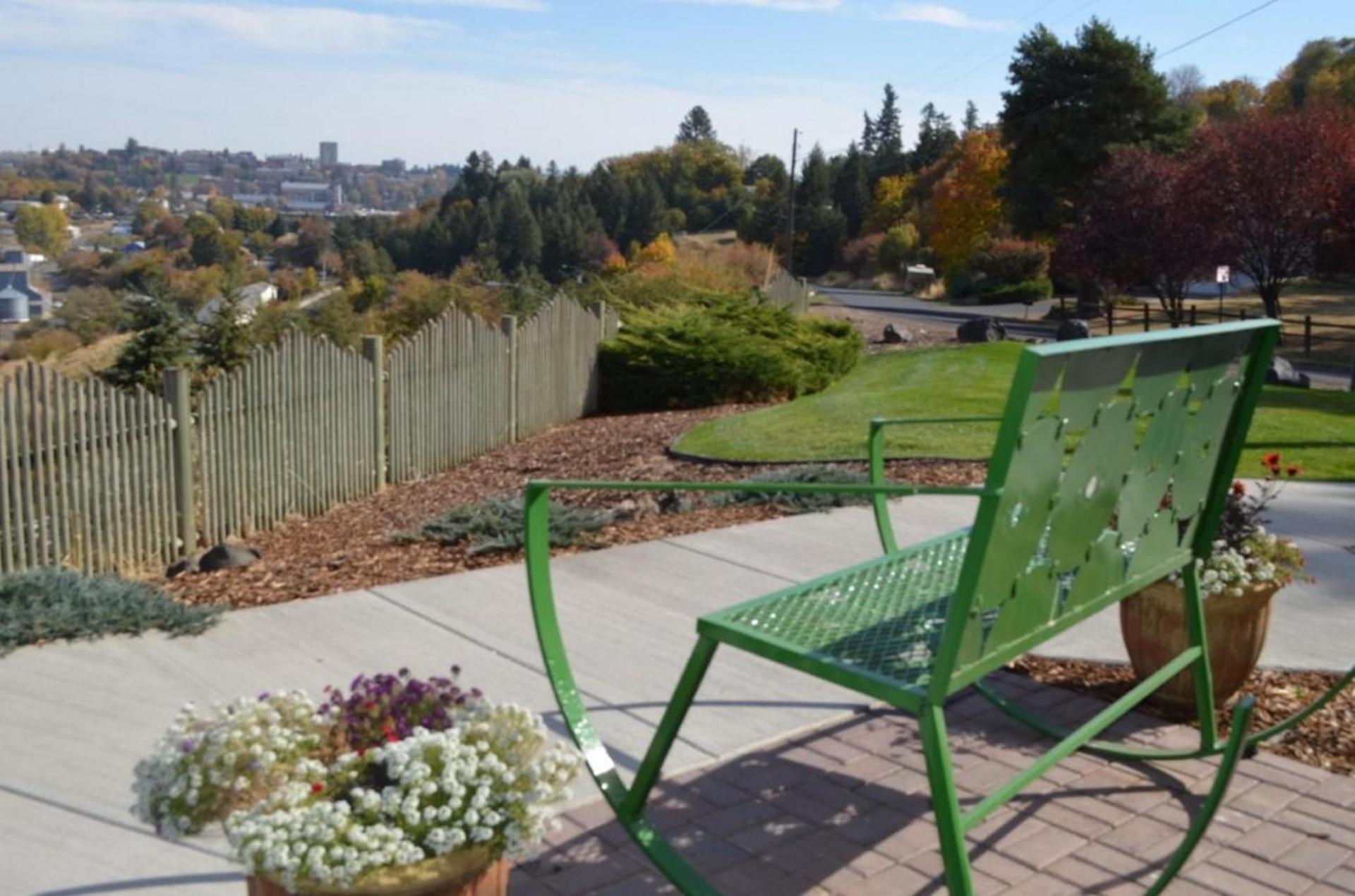 Coast Hilltop Inn photo 41