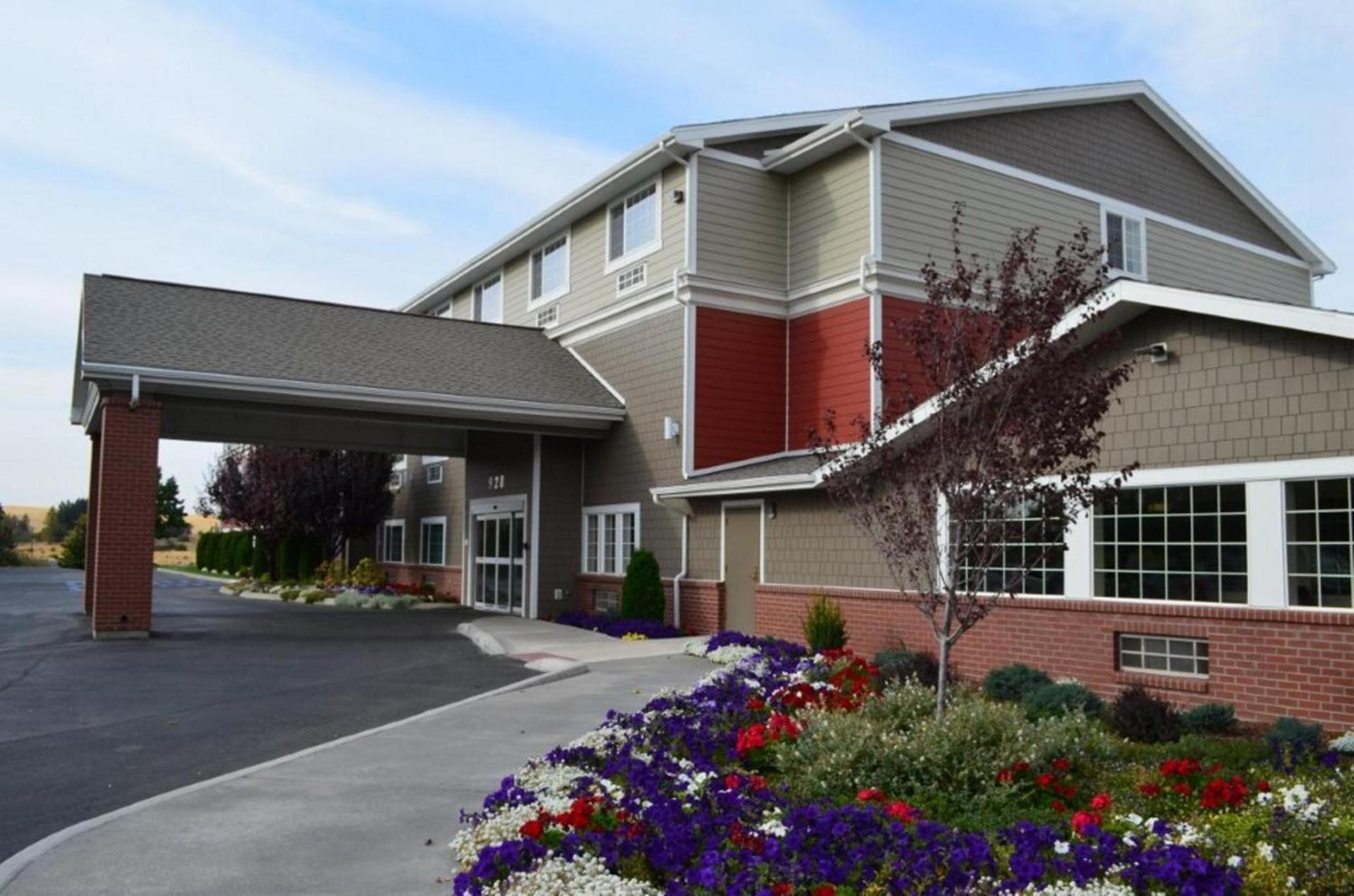 Coast Hilltop Inn photo 31