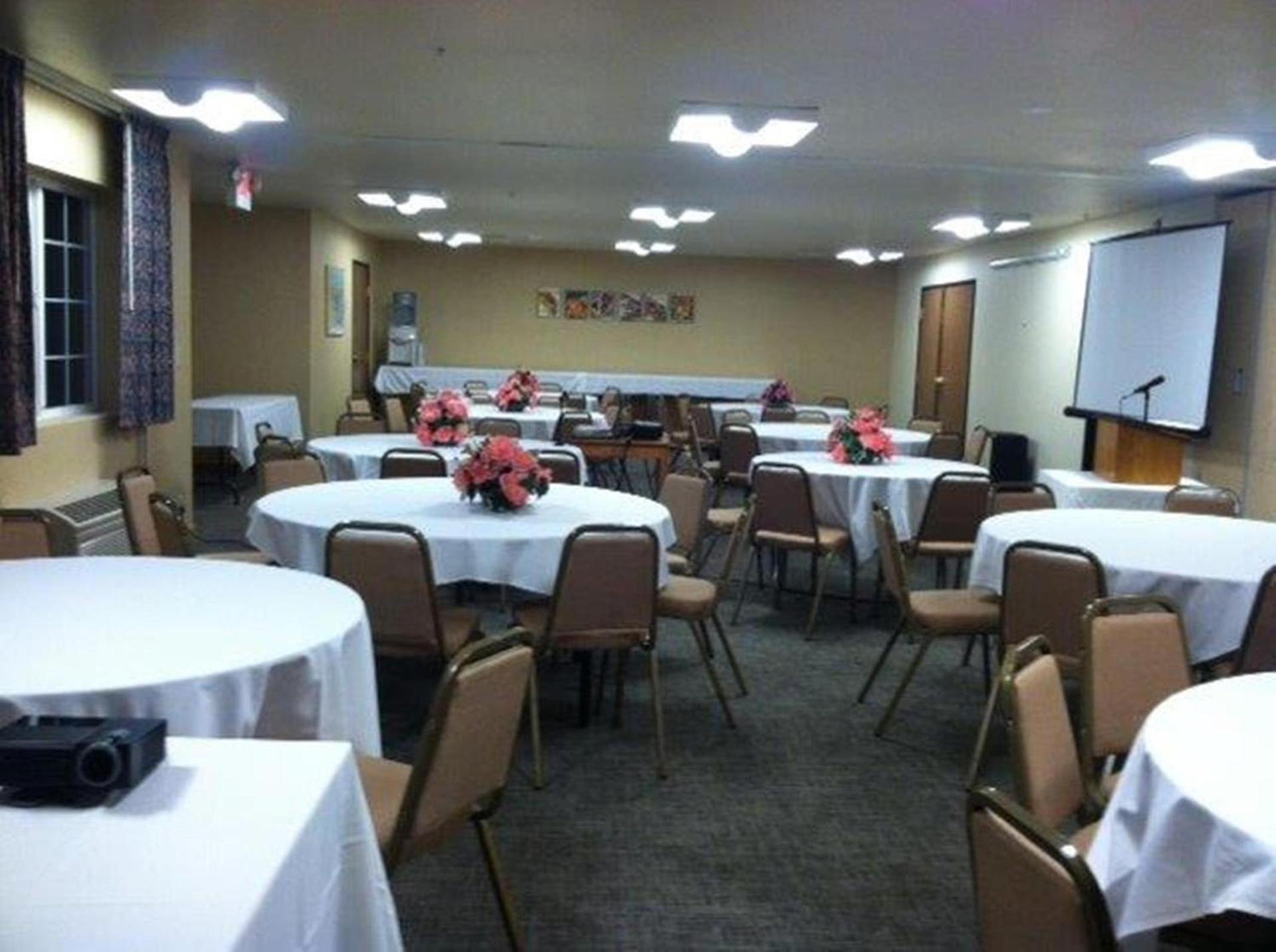 Coast Hilltop Inn photo 45
