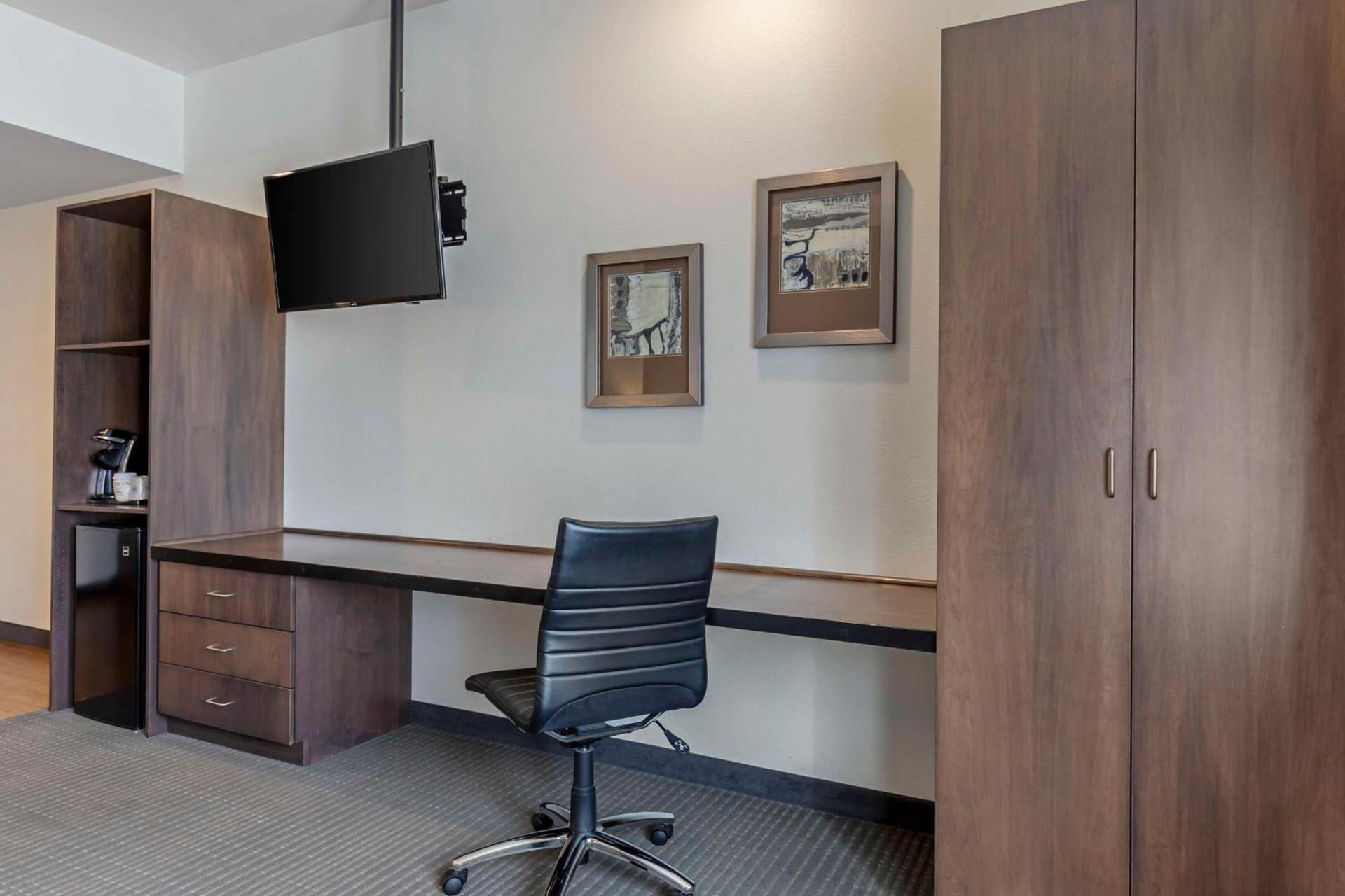 Best Western Plus Peppertree Nampa Civic Center Inn photo 14