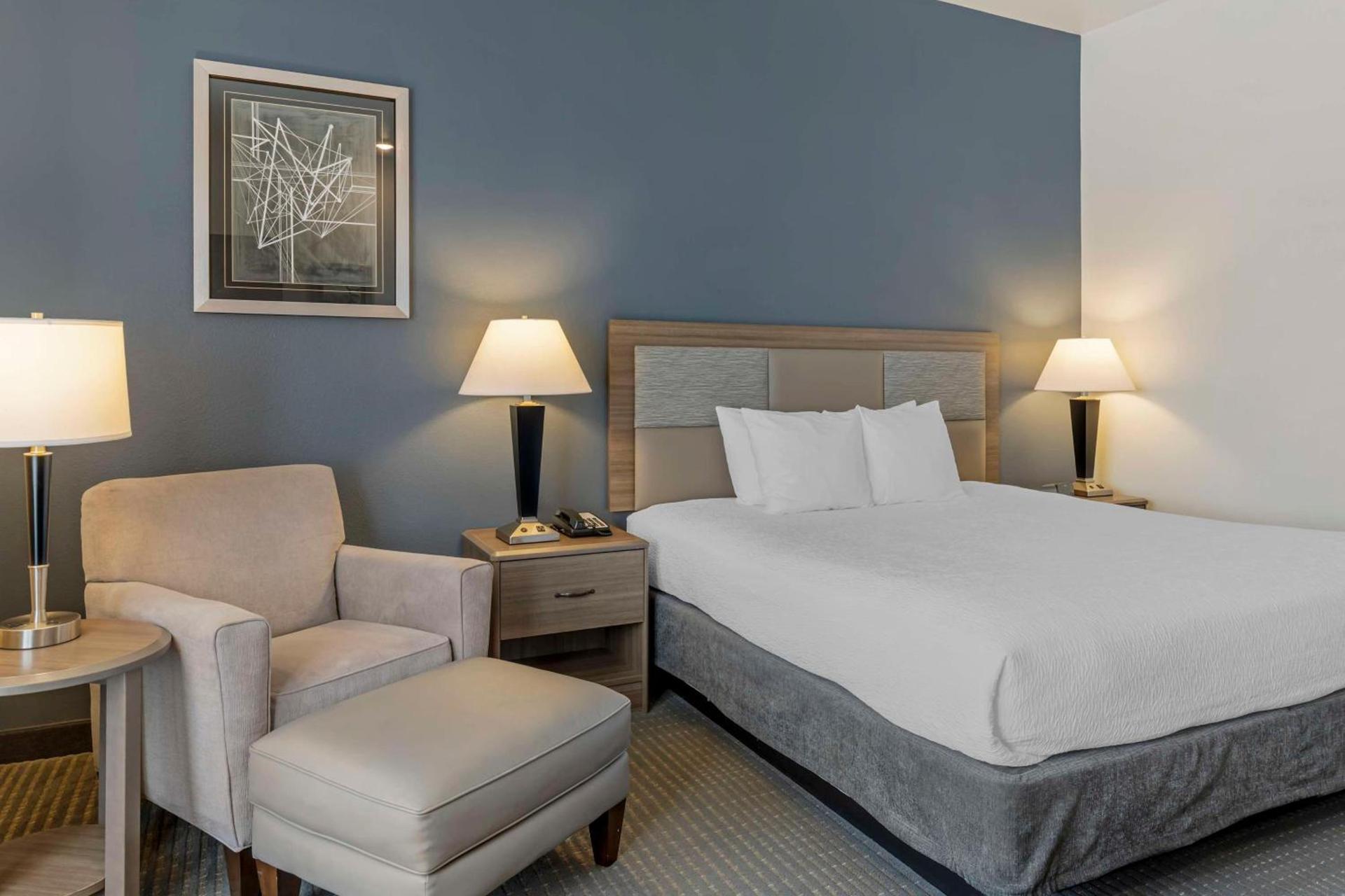 Best Western Plus Peppertree Nampa Civic Center Inn photo 12